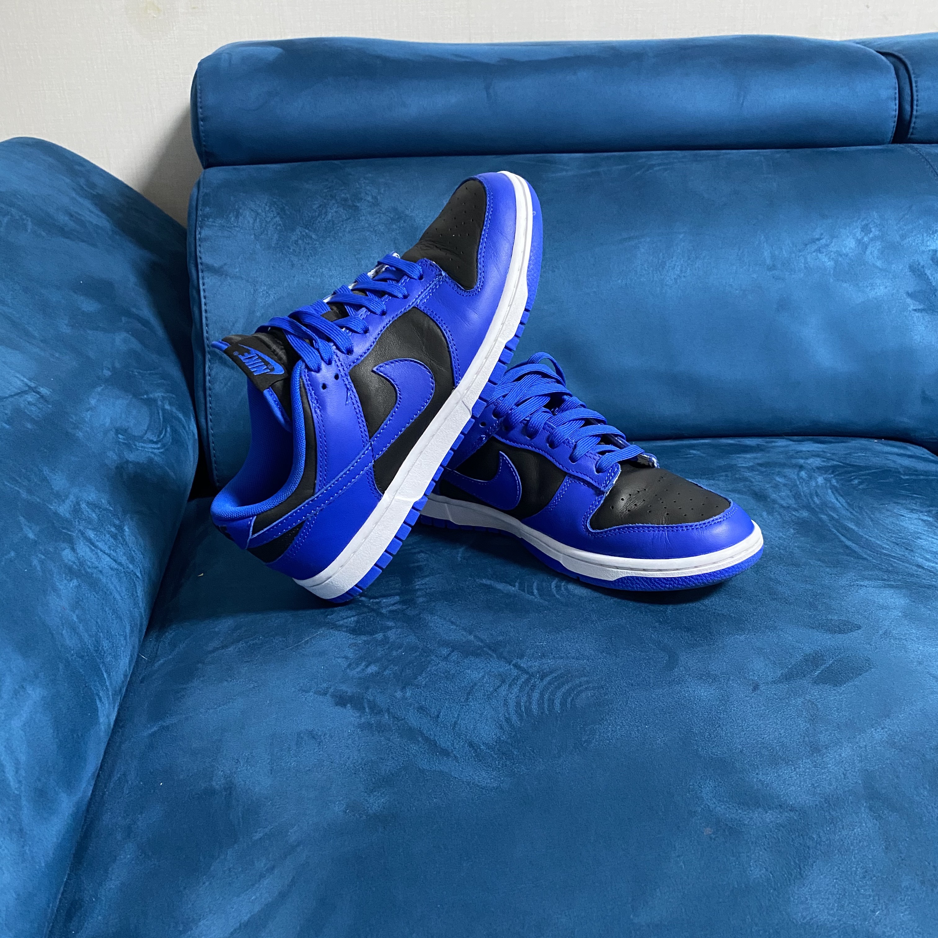 Nike Dunk Low Retro Hyper Cobalt 착용 스타일 - 2