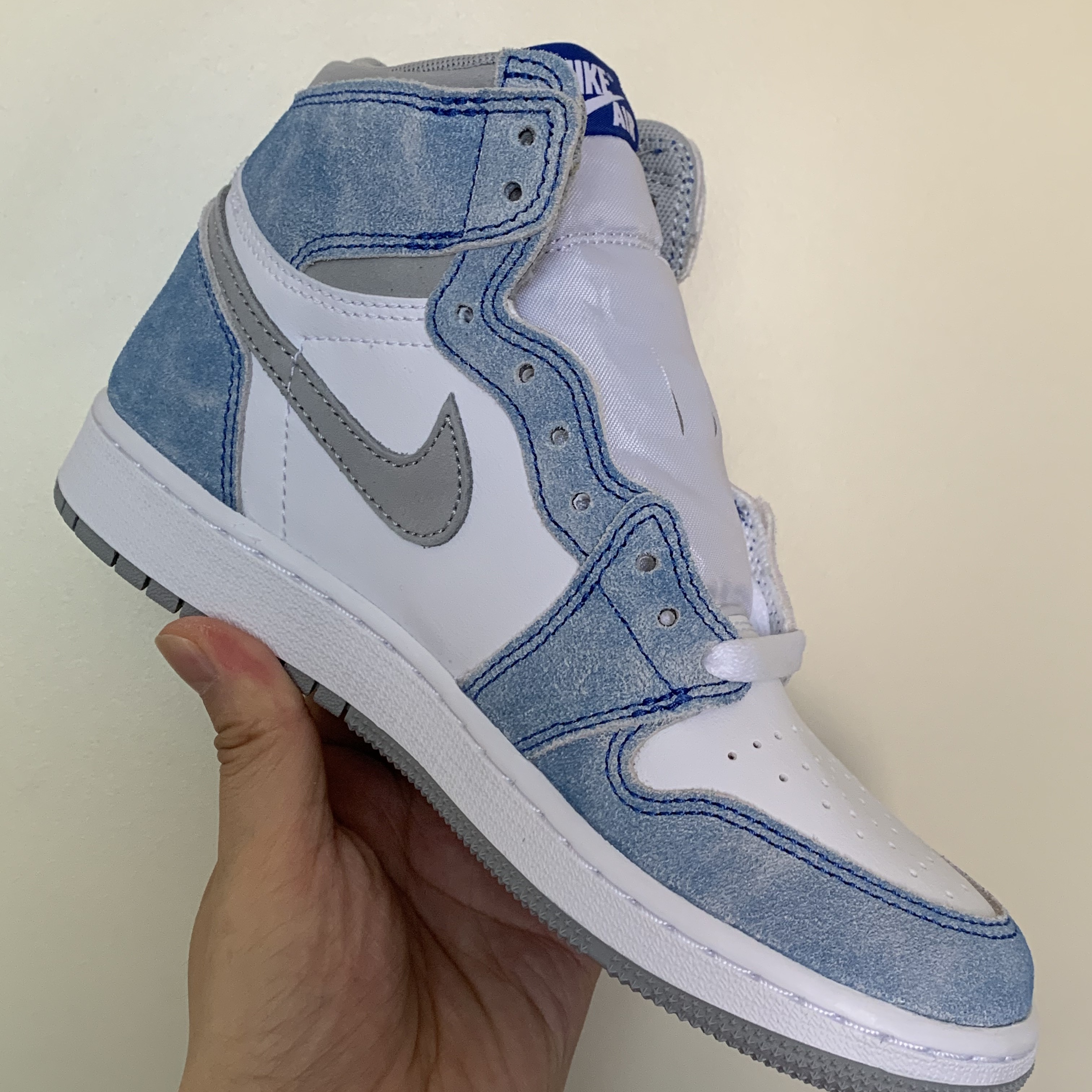 (GS) Jordan 1 Retro High OG Hyper Royal 착용 스타일 - 2