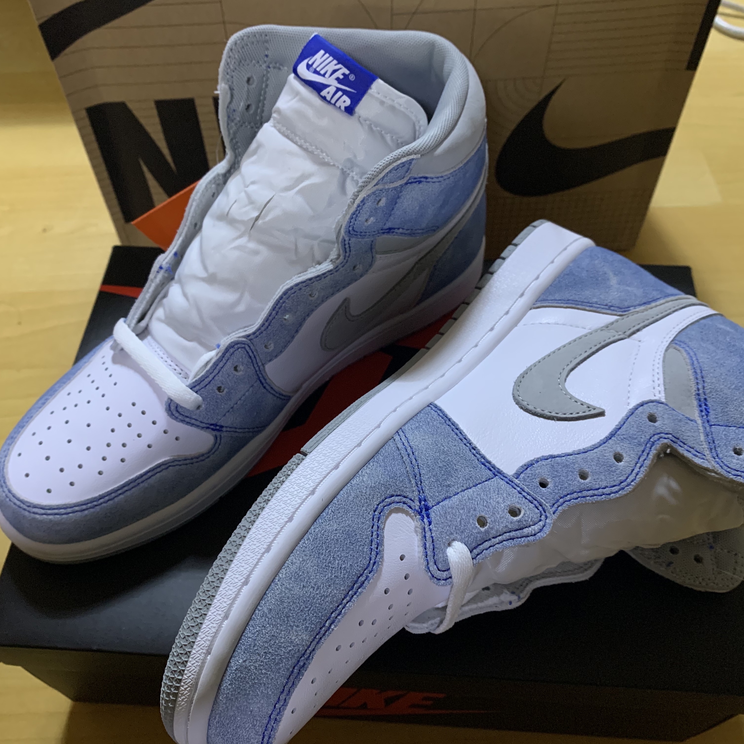 Jordan 1 Retro High OG Hyper Royal 착용 스타일