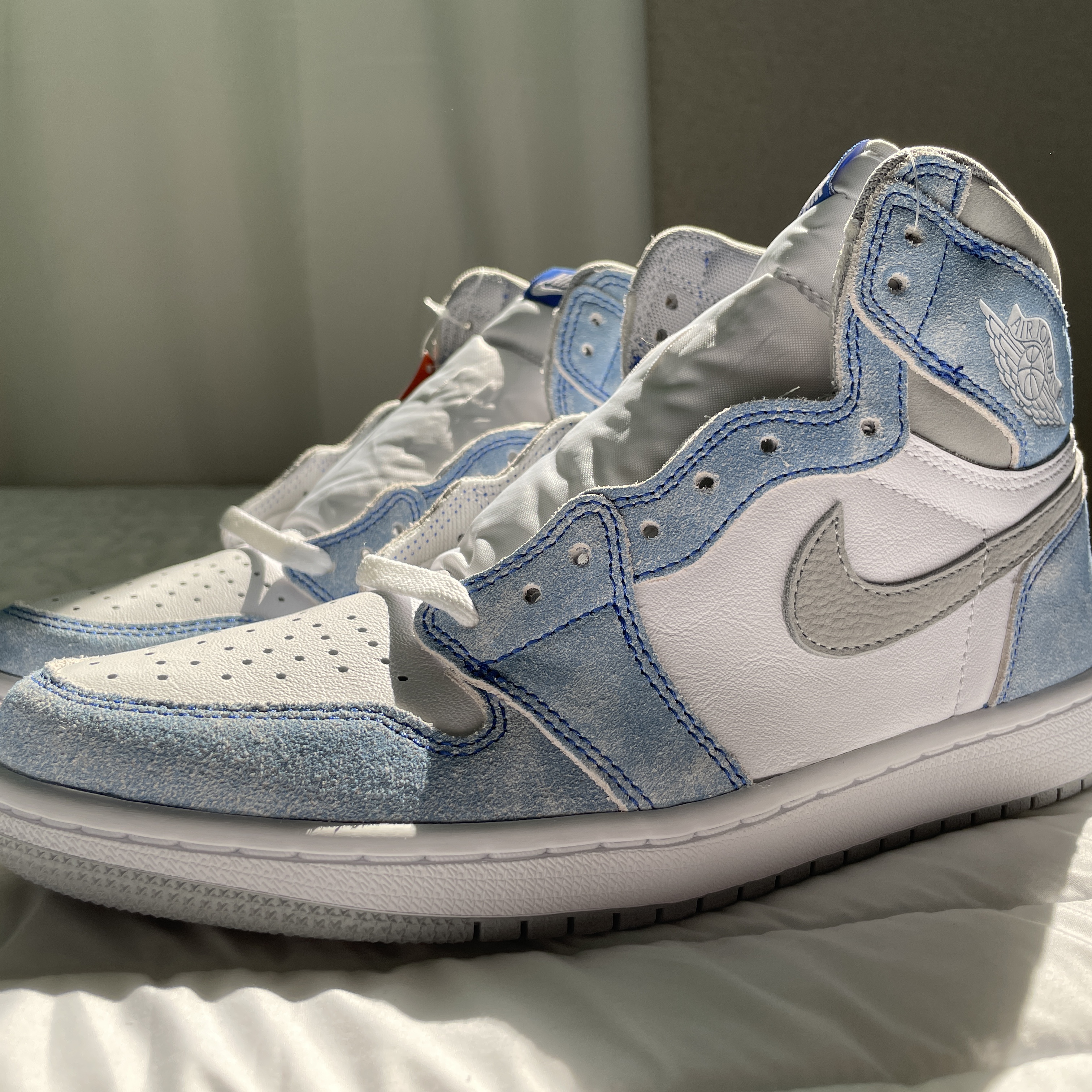 Jordan 1 Retro High OG Hyper Royal 착용 스타일 - 2