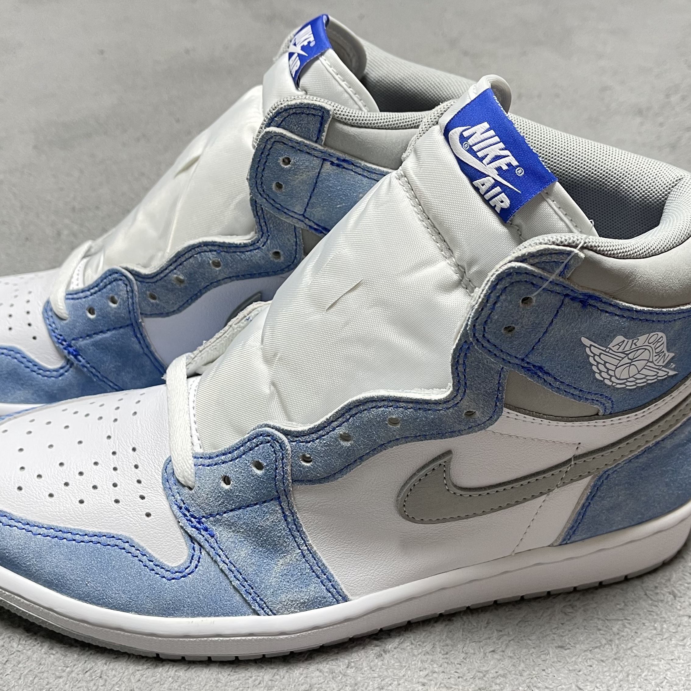 Jordan 1 Retro High OG Hyper Royal 착용 스타일 - 2
