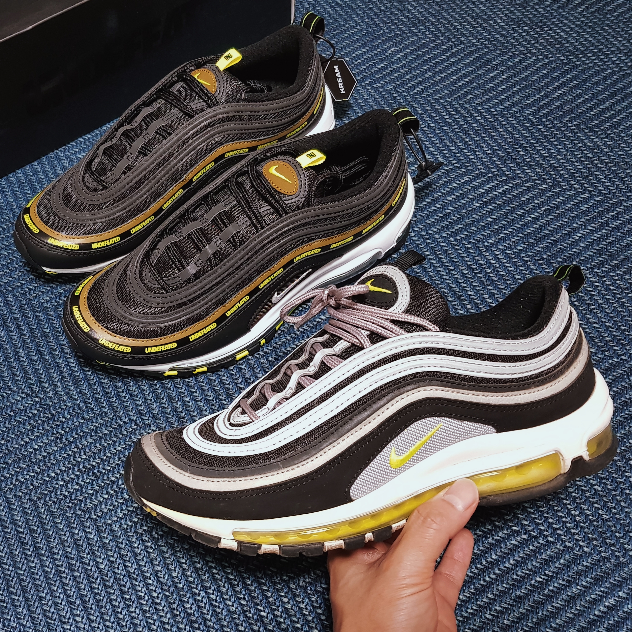 Nike x Undefeated Air Max 97 Black Volt, Nike Air Max 97 OG Black Volt Asia 착용 스타일 - 2