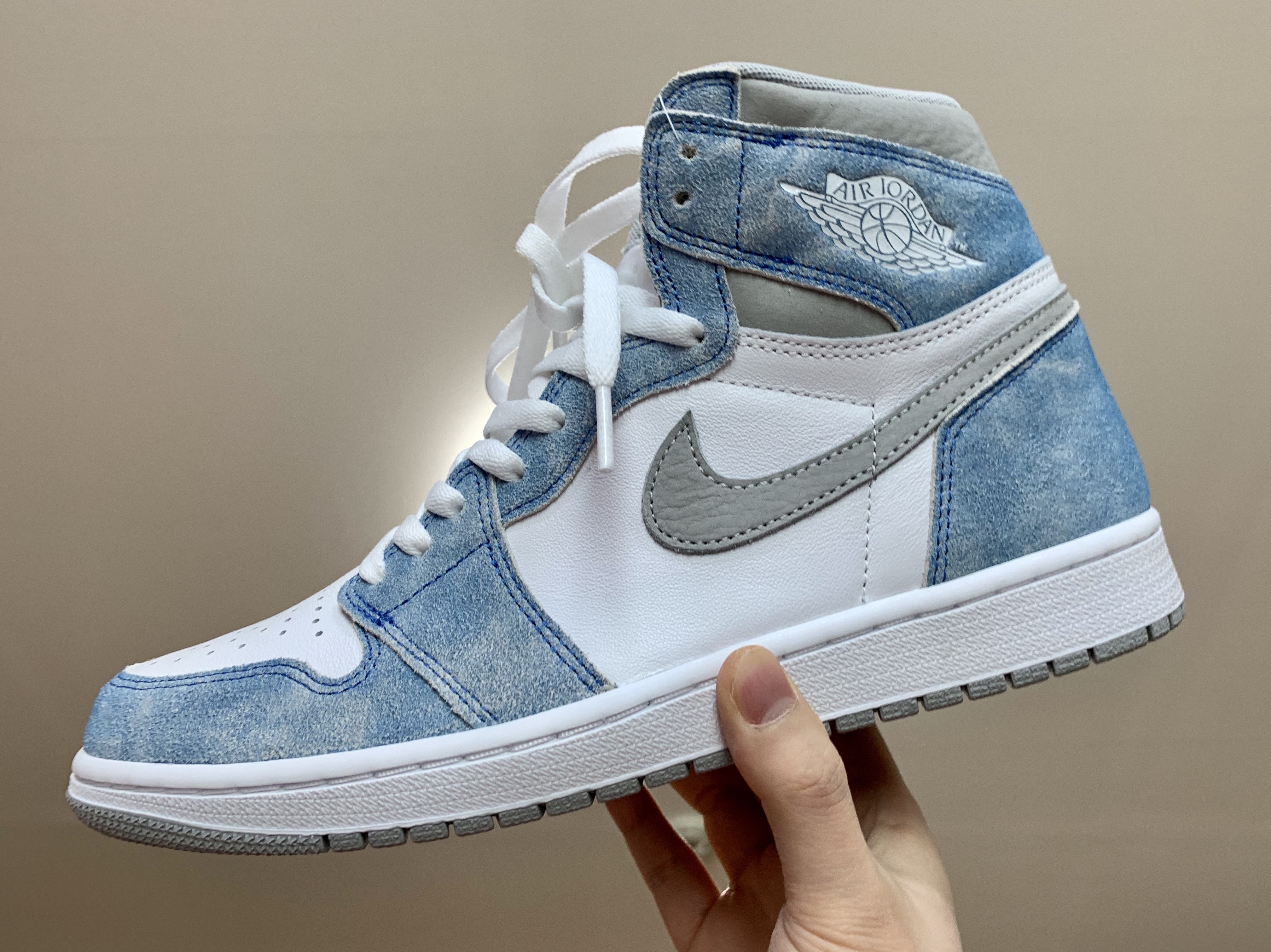 Jordan 1 Retro High OG Hyper Royal, Jordan 1 Retro High OG University Blue 착용 스타일 - 3