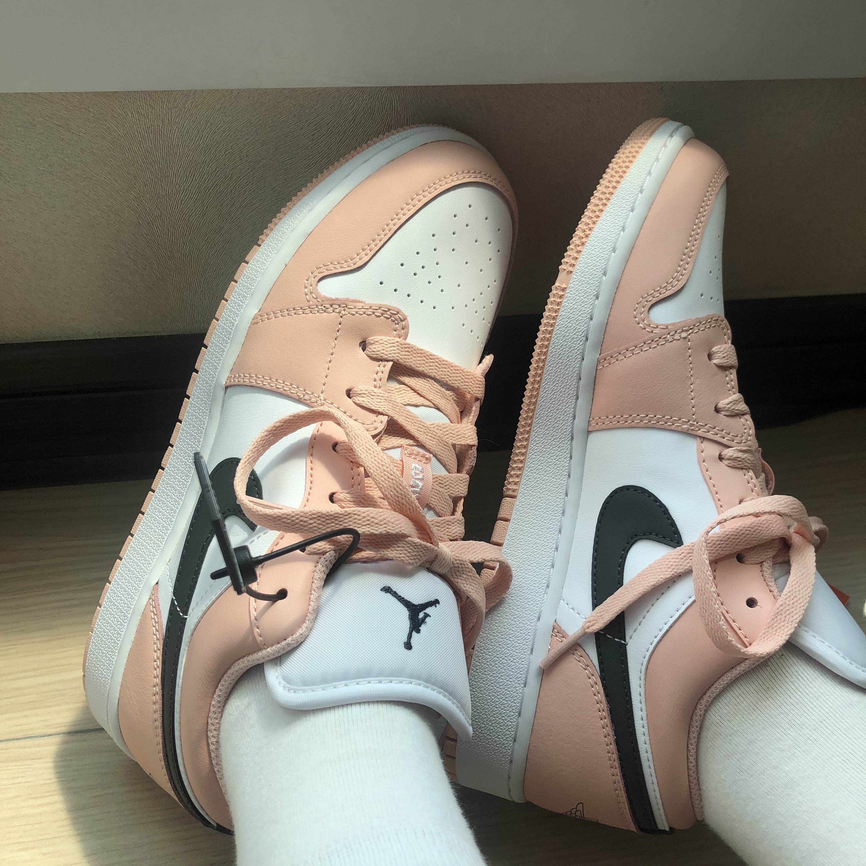 (GS) Jordan 1 Low Light Arctic Pink 착용 스타일