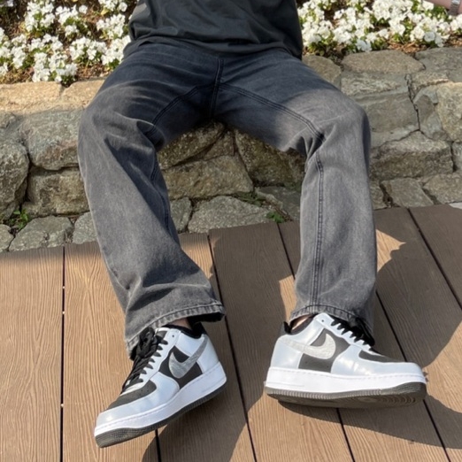 Nike Air Force 1 B Silver Snake 착용 스타일