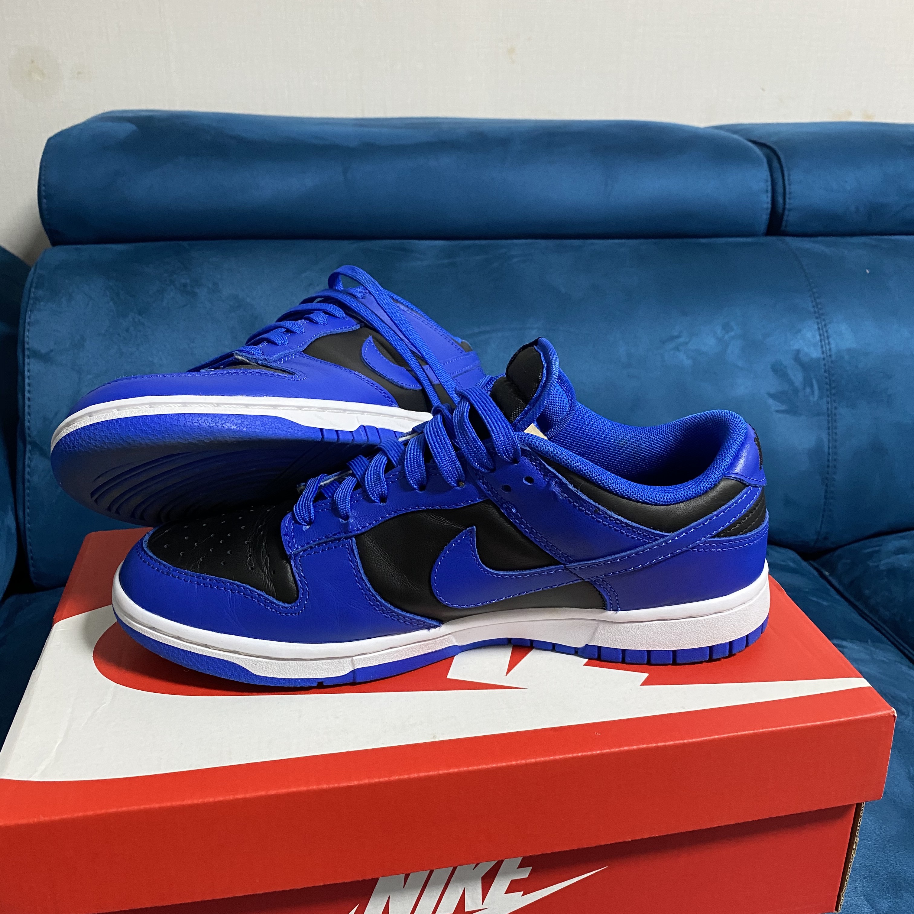 Nike Dunk Low Retro Hyper Cobalt 착용 스타일 - 1