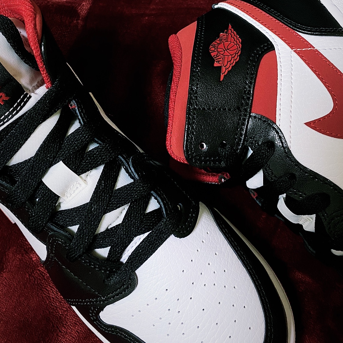 Jordan 1 Retro High OG Gym Red, (GS) Jordan 1 Mid Gym Red Black White 착용 스타일 - 1