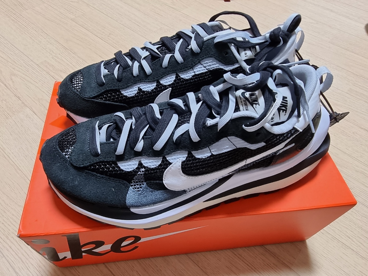 Nike x Sacai VaporWaffle Black White 착용 스타일