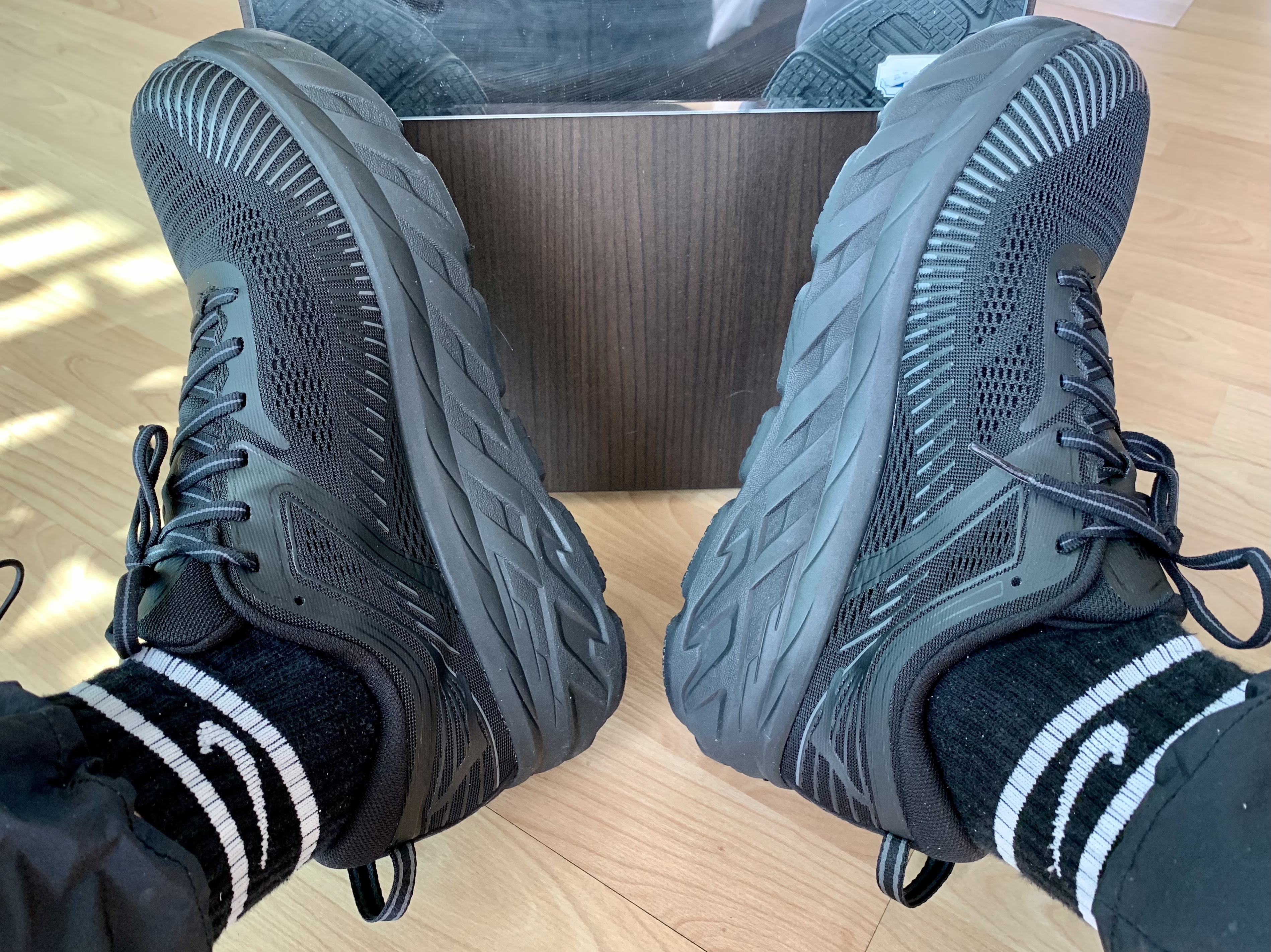 Hoka Bondi 7 Black - Wide 착용 스타일 - 2