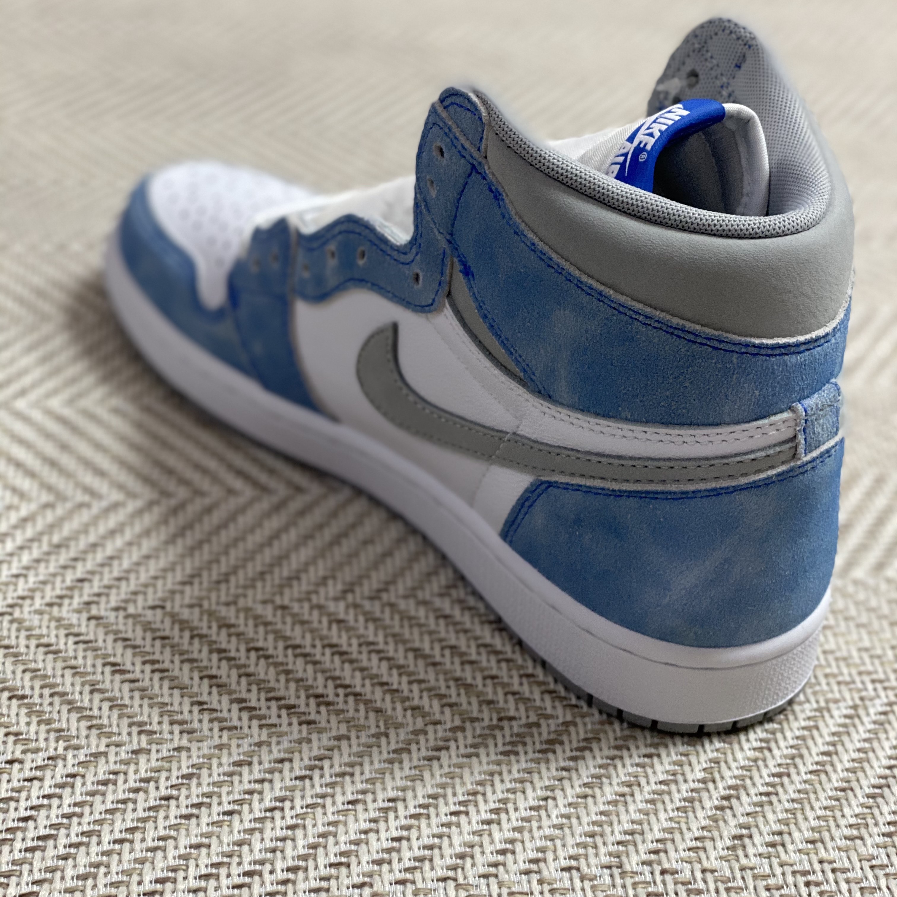 Jordan 1 Retro High OG Hyper Royal, Jordan 1 Retro High OG University Blue 착용 스타일 - 3