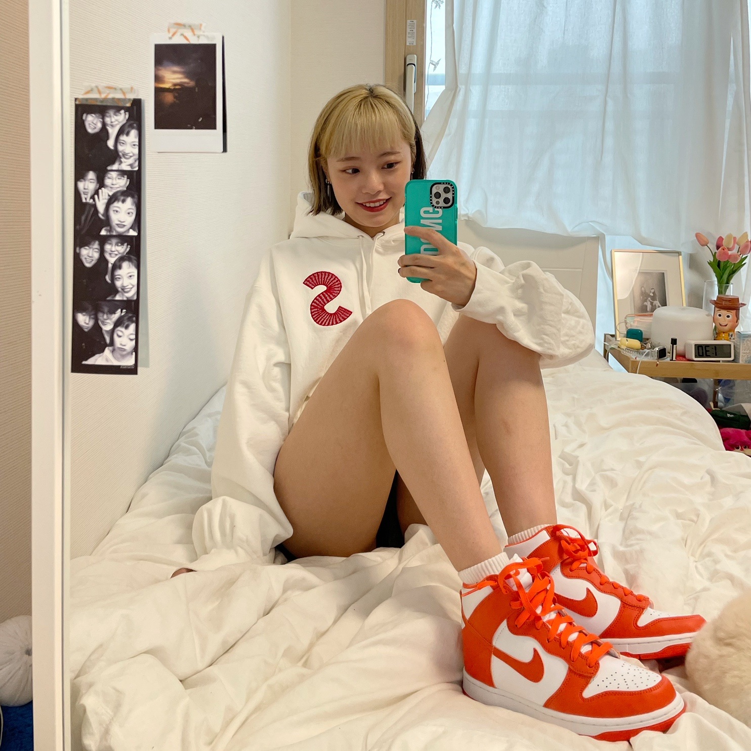 Supreme S Logo Hooded Sweatshirt White - 20FW, (W) Nike Dunk High Orange Blaze 착용 스타일 - 4