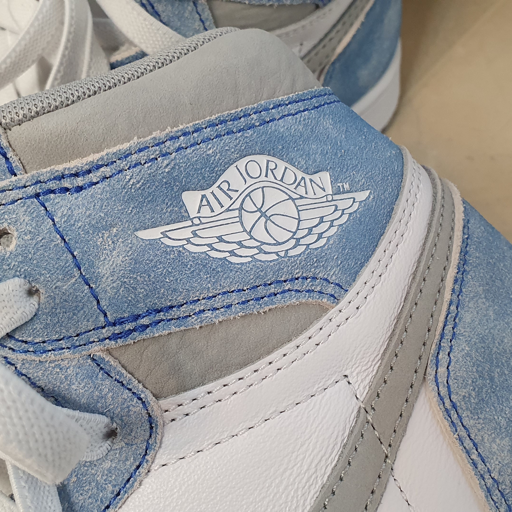 Jordan 1 Retro High OG Hyper Royal, (GS) Jordan 1 Retro High OG Hyper Royal 착용 스타일 - 2