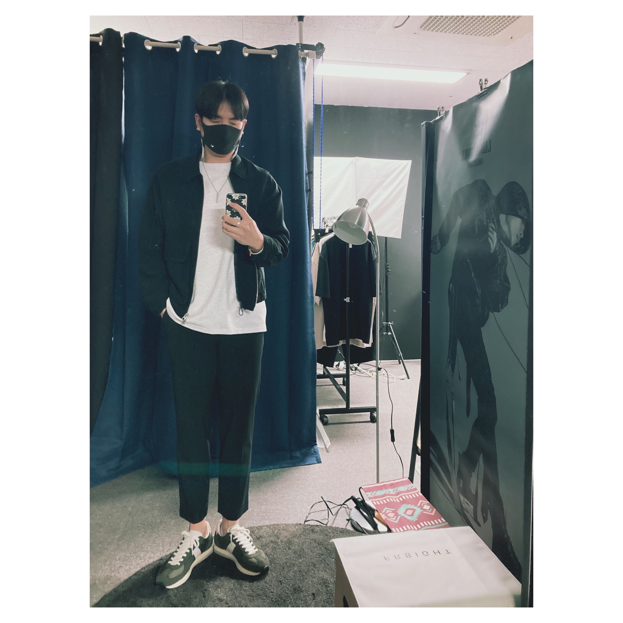 IAB Studio Long Sleeve Light Gray 착용 스타일