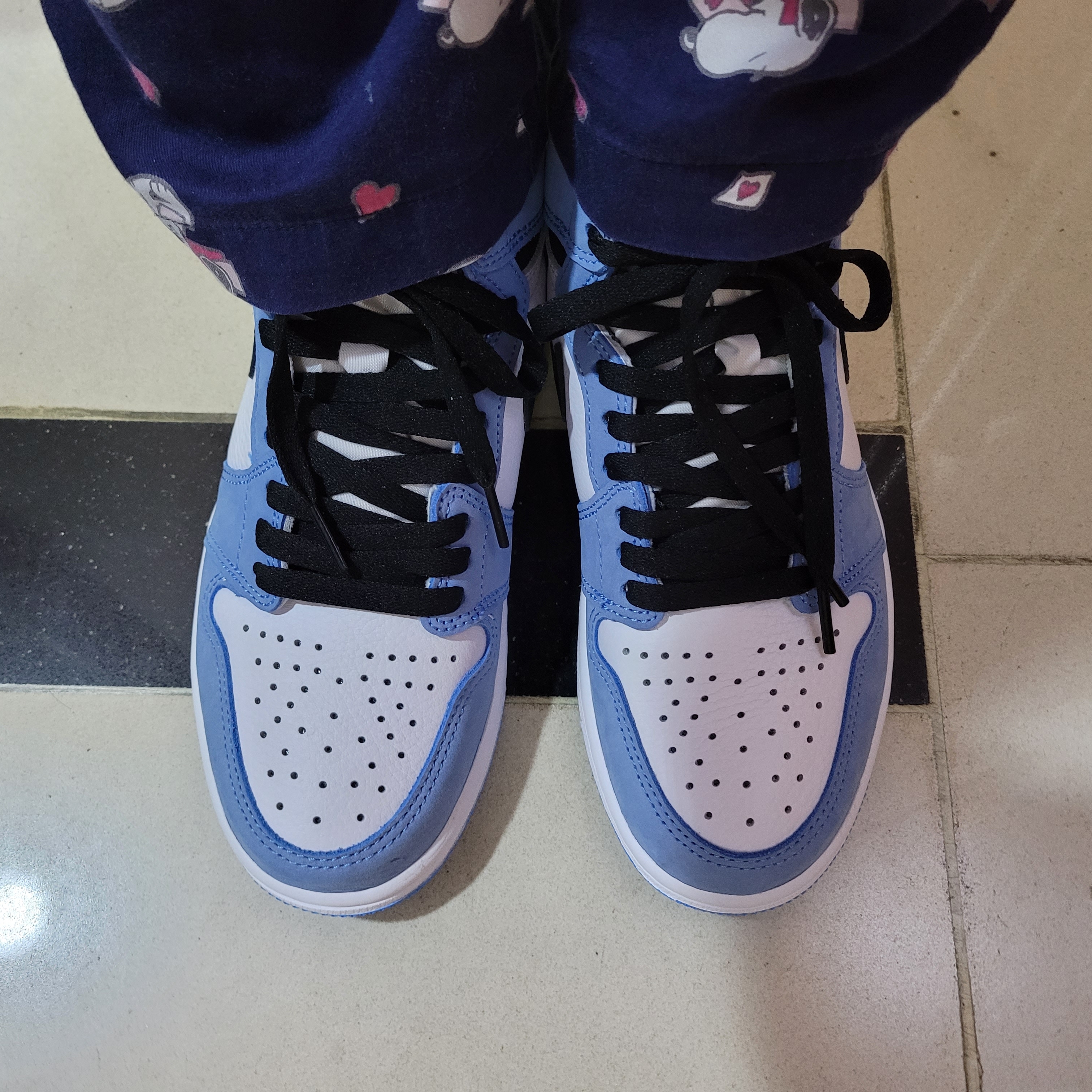 Jordan 1 Retro High OG University Blue 착용 스타일