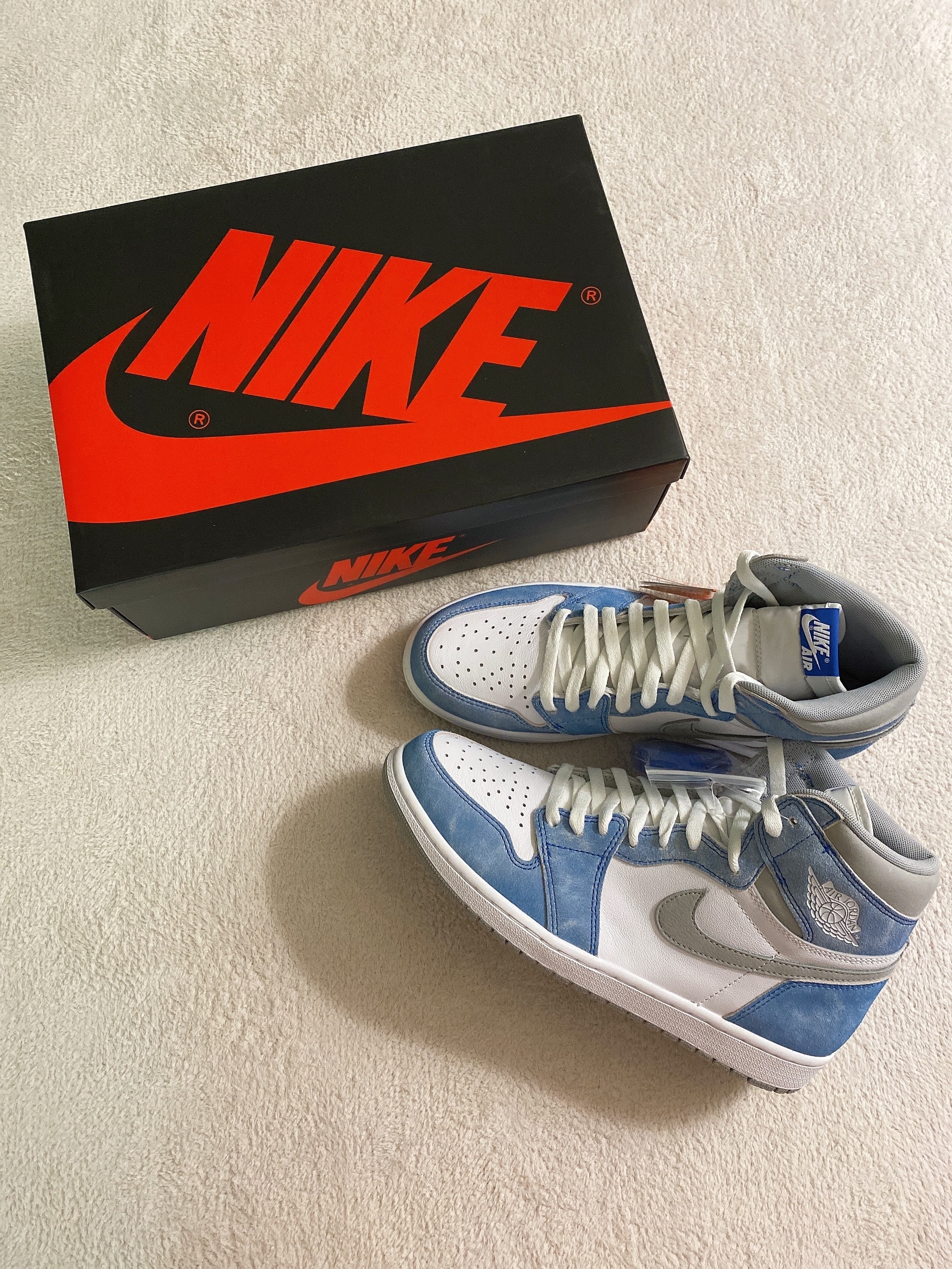 Jordan 1 Retro High OG Hyper Royal 착용 스타일
