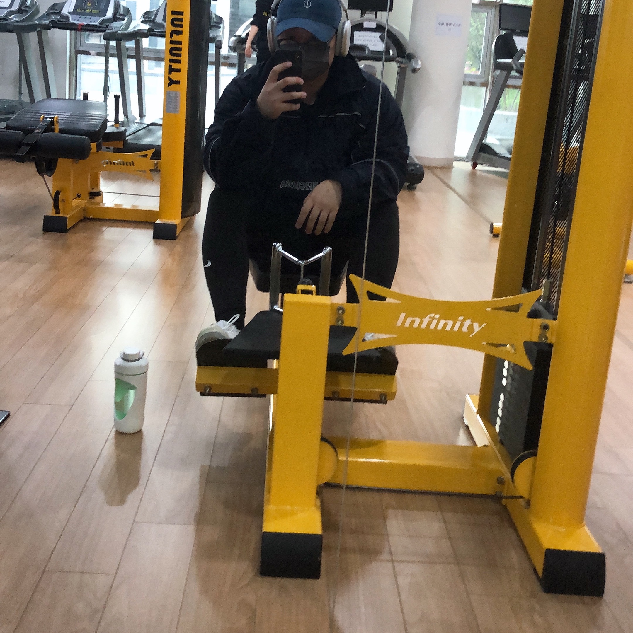 Nike Air VaporMax Plus White, Essentials Volley Shorts Black - 20FW 착용 스타일
