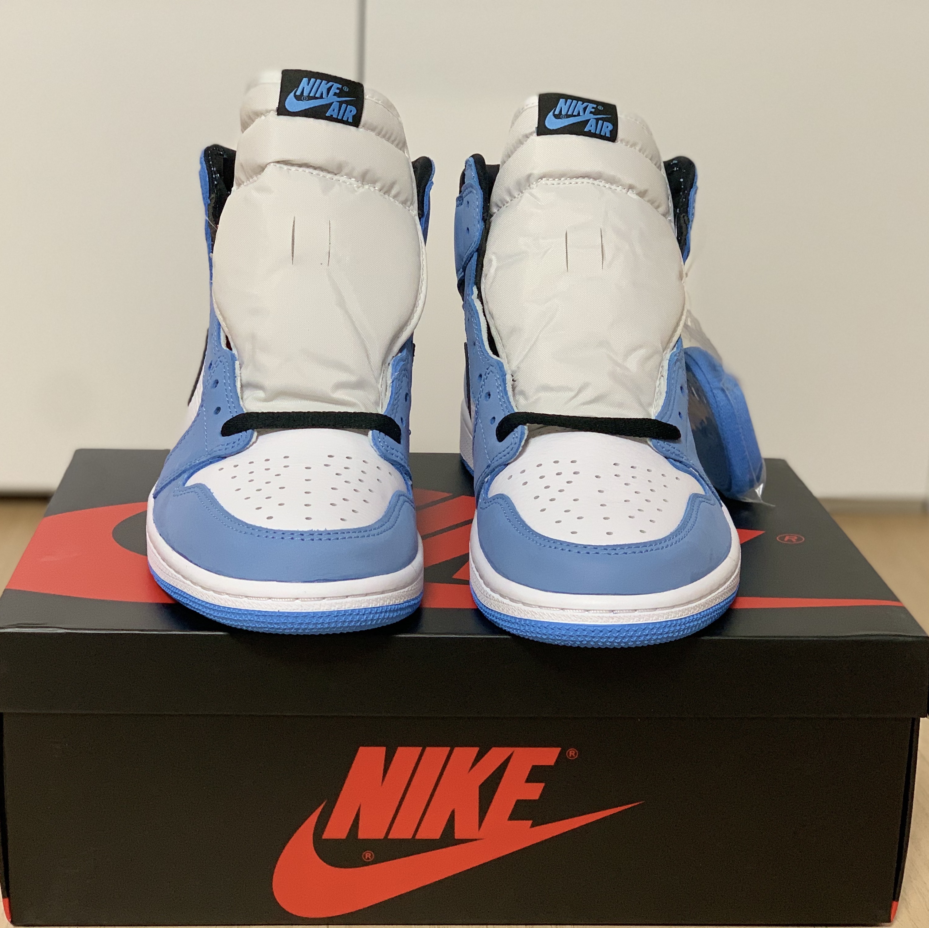 Jordan 1 Retro High OG University Blue 착용 스타일 - 2