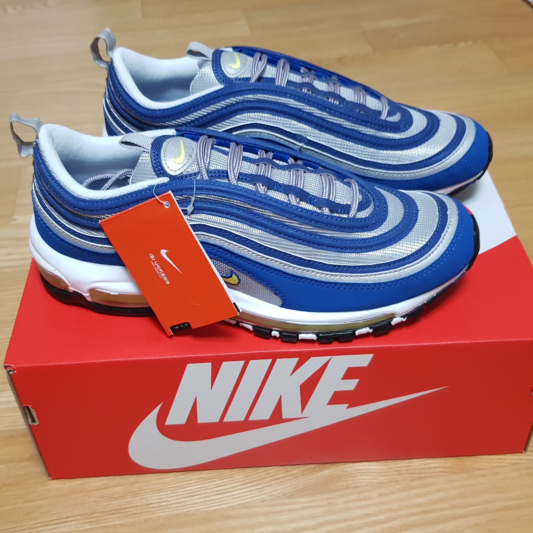 Nike Air Max 97 OG Royal Neon, Nike Air Max 97 OG Black Volt Asia 착용 스타일 - 2