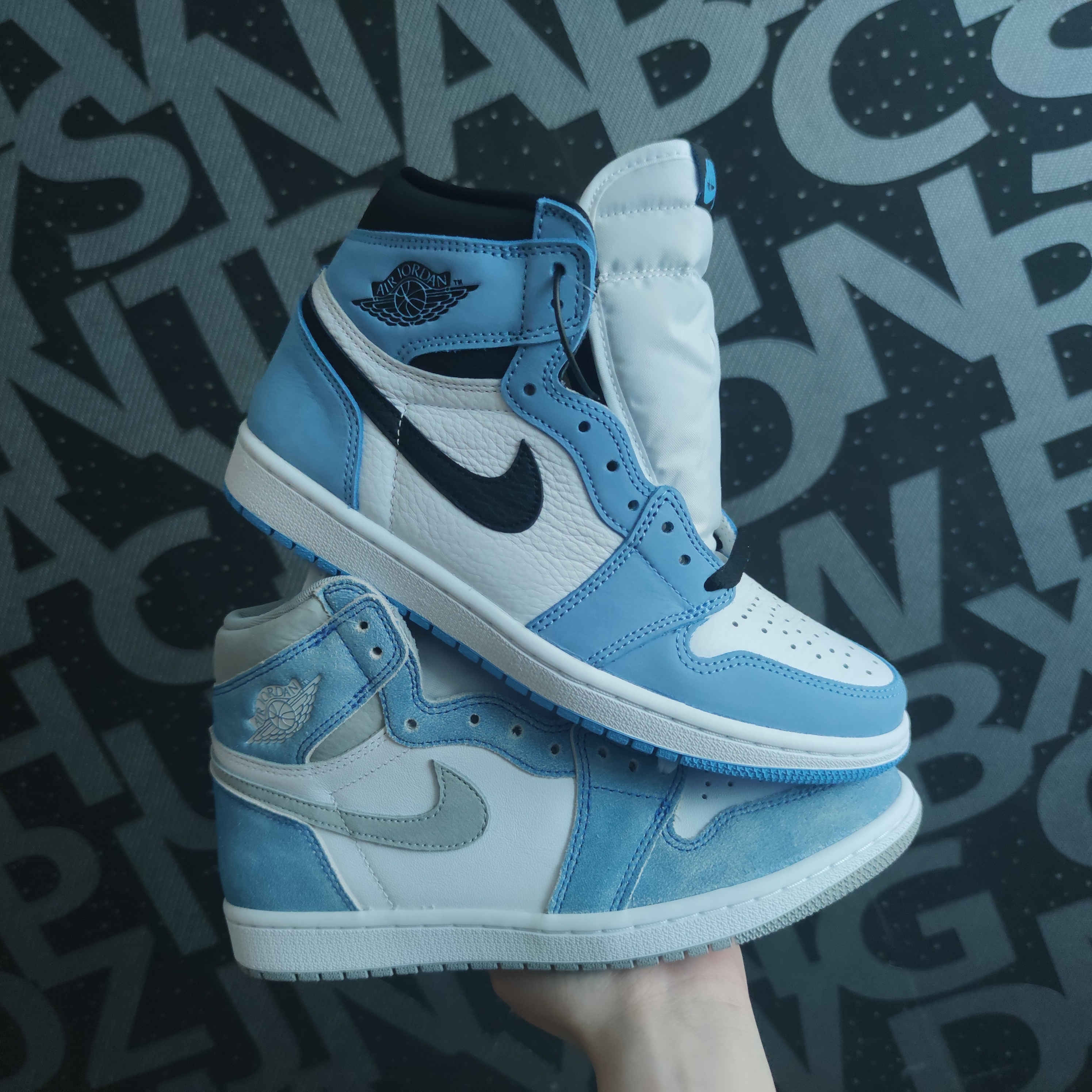Jordan 1 Retro High OG Hyper Royal, Jordan 1 Retro High OG University Blue 착용 스타일 - 1
