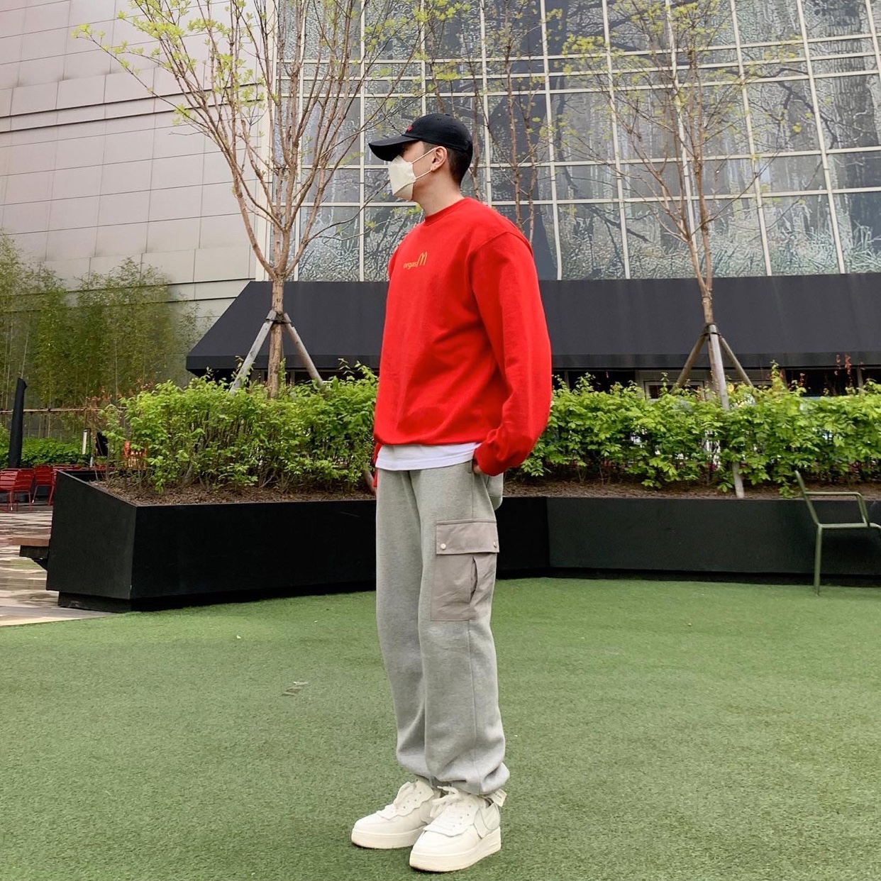 Nike x Comme des Garcons Homme Plus Air Force Mid White 착용 스타일 - 5