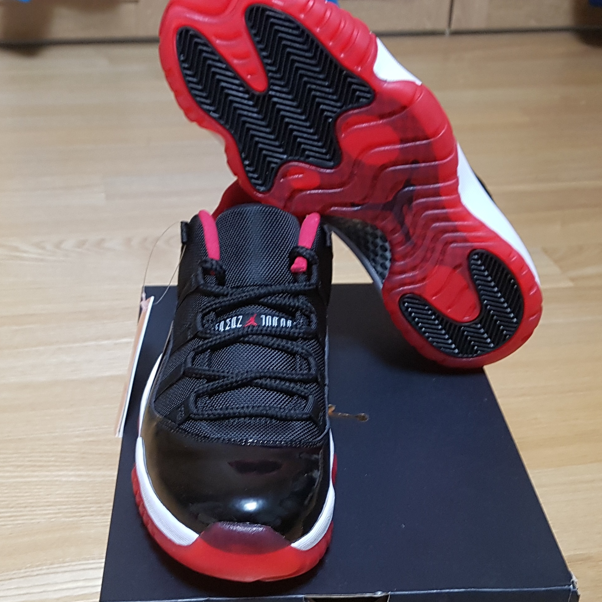 Jordan 11 Retro Low Bred 착용 스타일 - 2