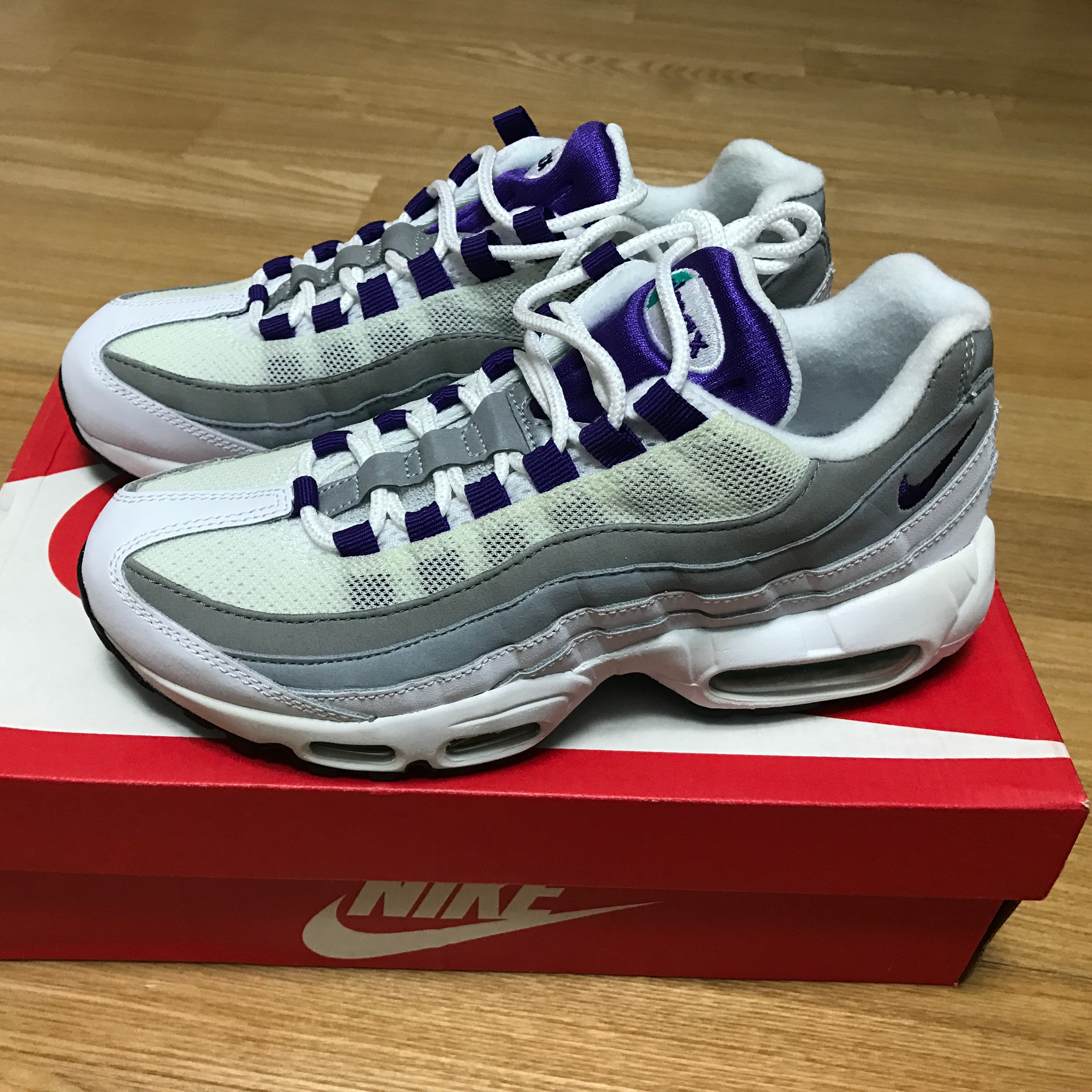 Nike Air Max 95 Grape Snakeskin 착용 스타일