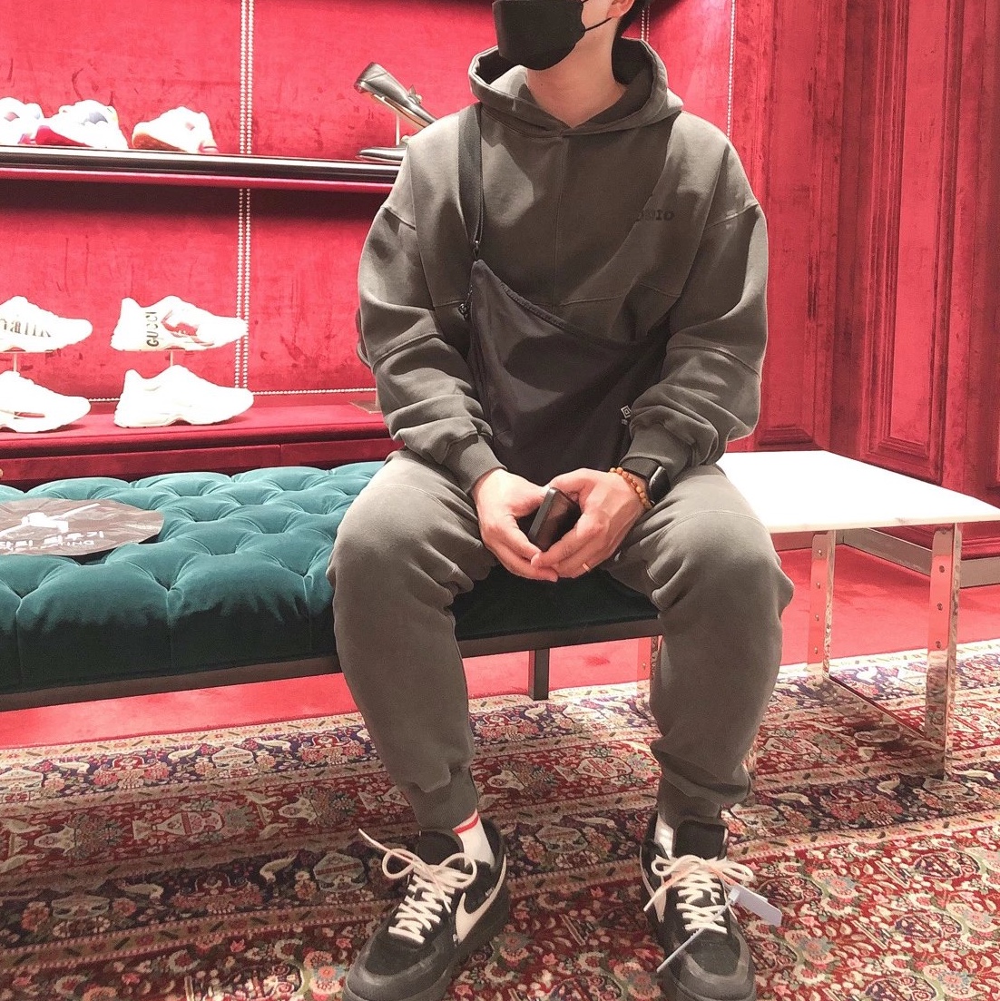 Nike x Off-White Air Force 1 Low Black White, IAB Studio Blocked Pigment Hoodie Black 착용 스타일