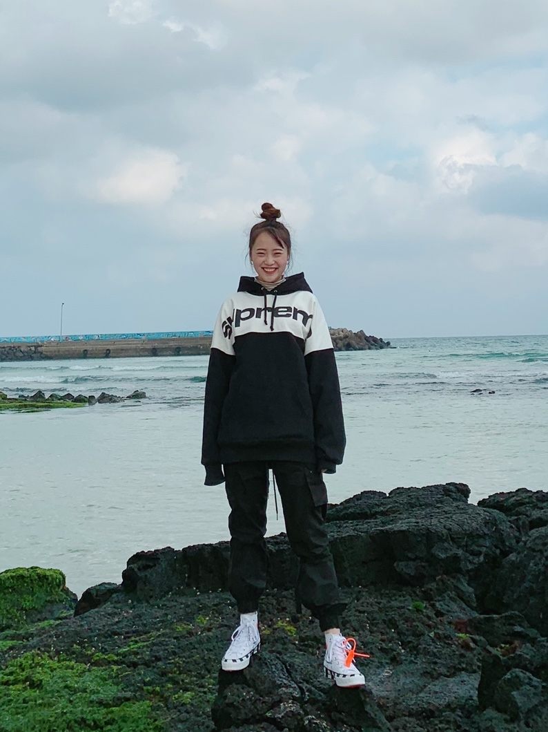 Converse x Off-White Chuck 70 High V2 2021 착용 스타일 - 2