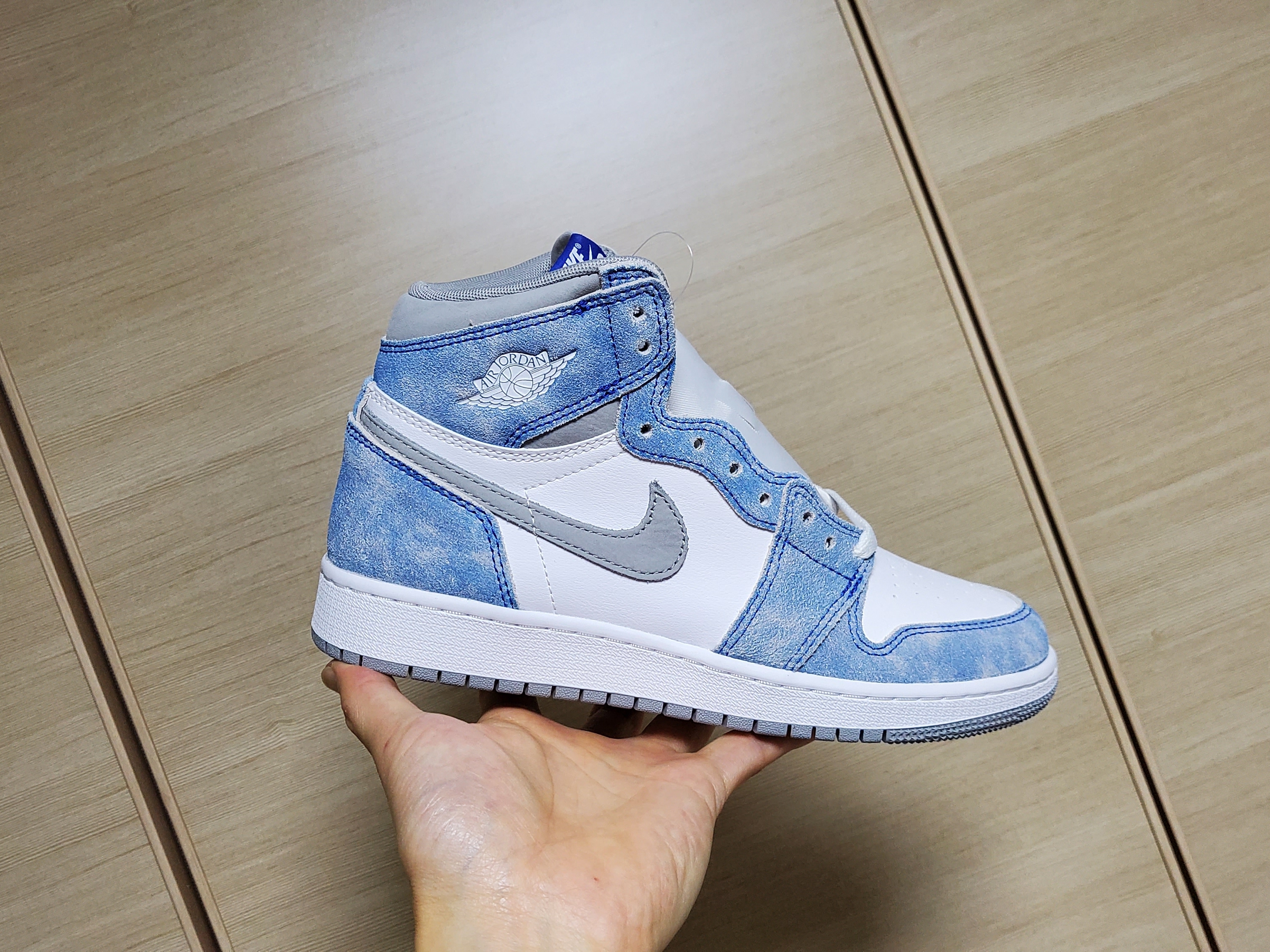 (GS) Jordan 1 Retro High OG Hyper Royal 착용 스타일 - 2