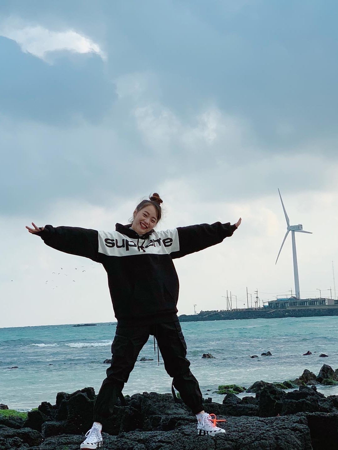 Converse x Off-White Chuck 70 High V2 2021 착용 스타일 - 3