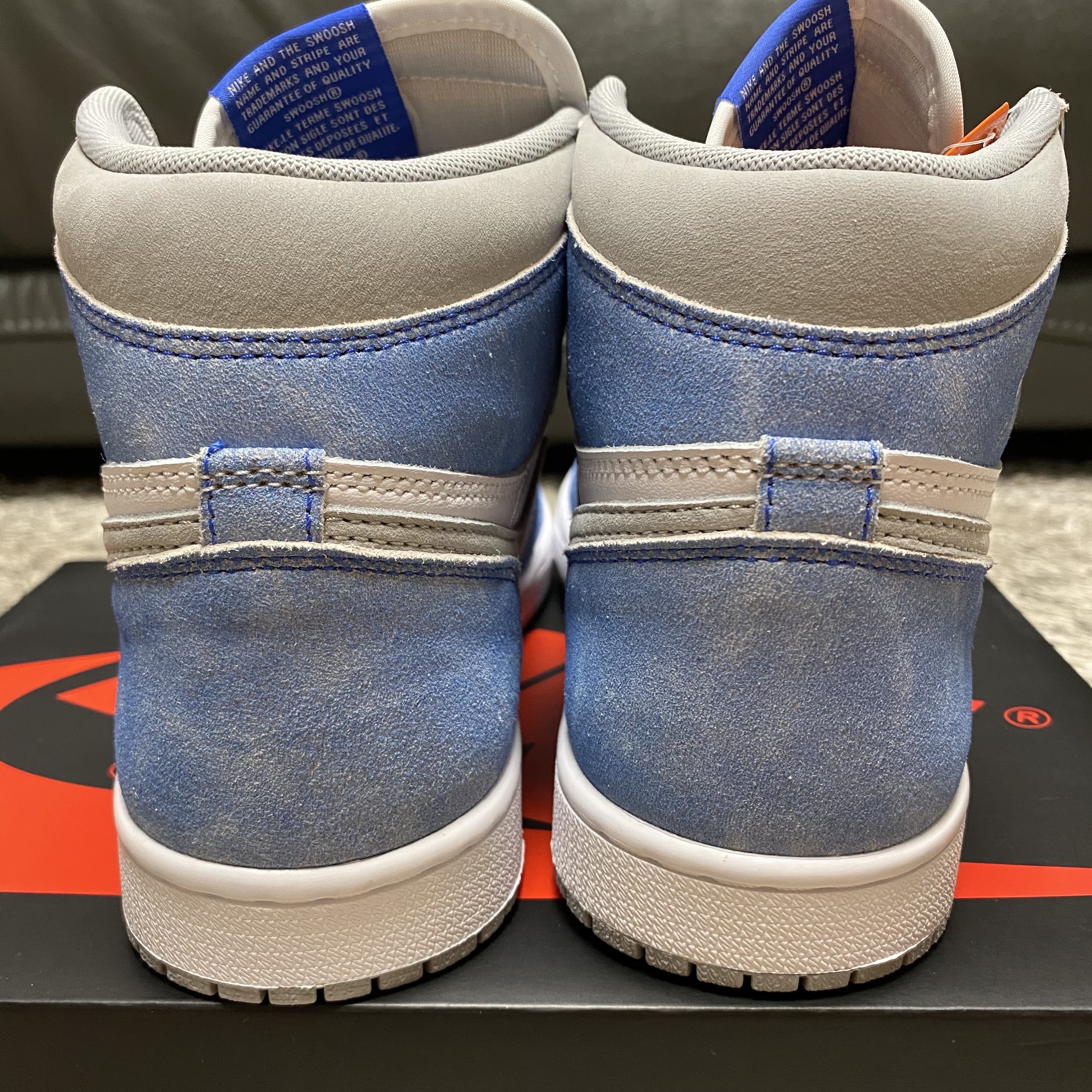 Jordan 1 Retro High OG Hyper Royal 착용 스타일 - 4