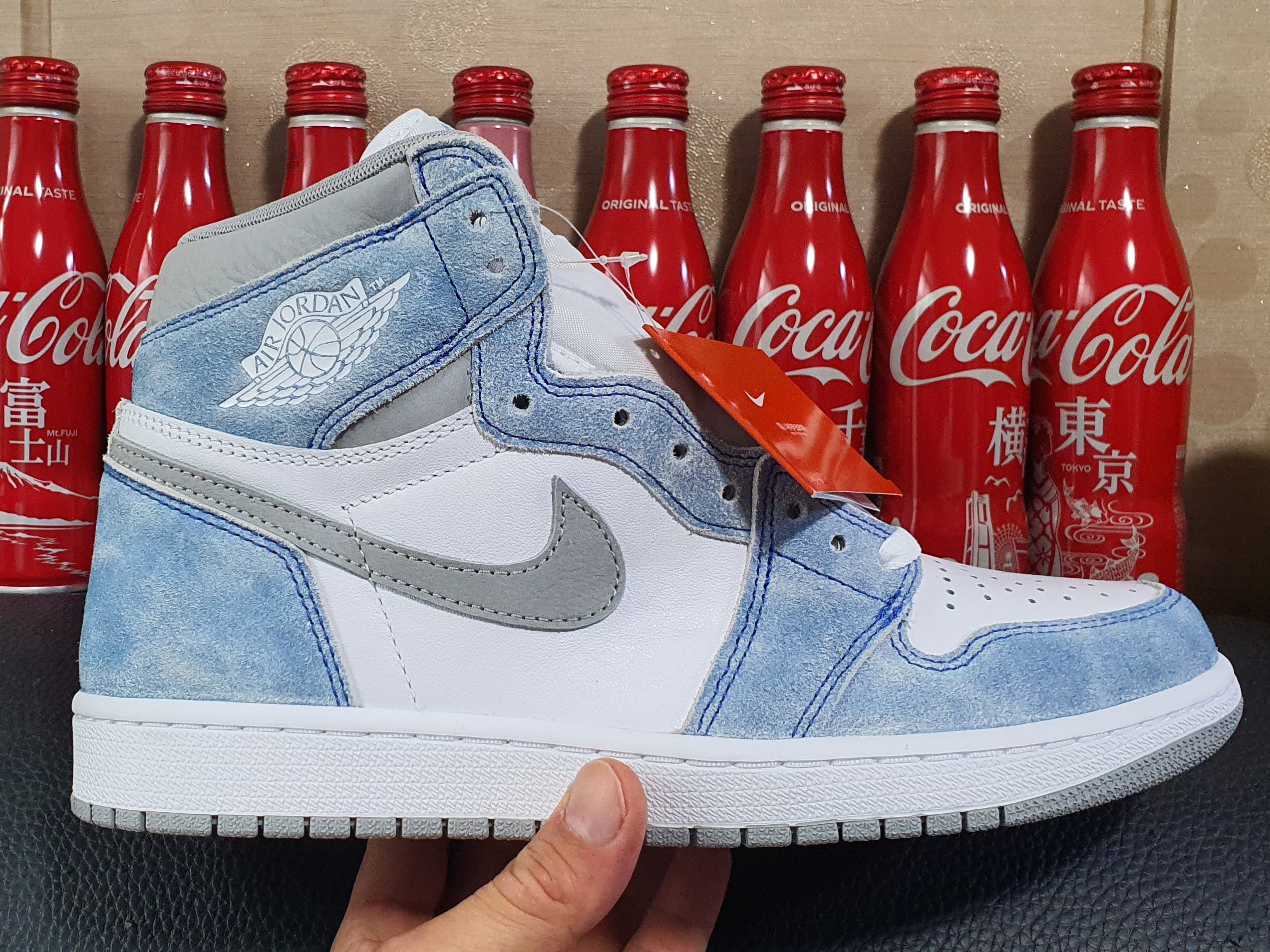 Jordan 1 Retro High OG Hyper Royal 착용 스타일
