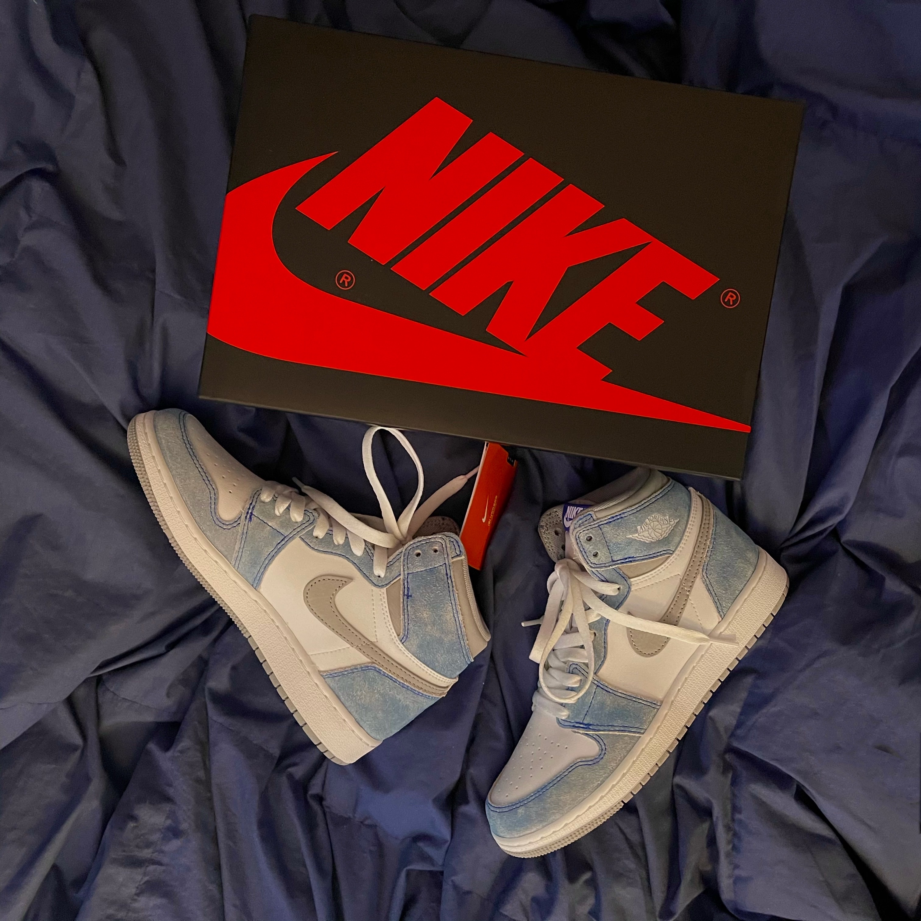 Jordan 1 Retro High OG Hyper Royal, (GS) Jordan 1 Retro High OG Hyper Royal 착용 스타일 - 1