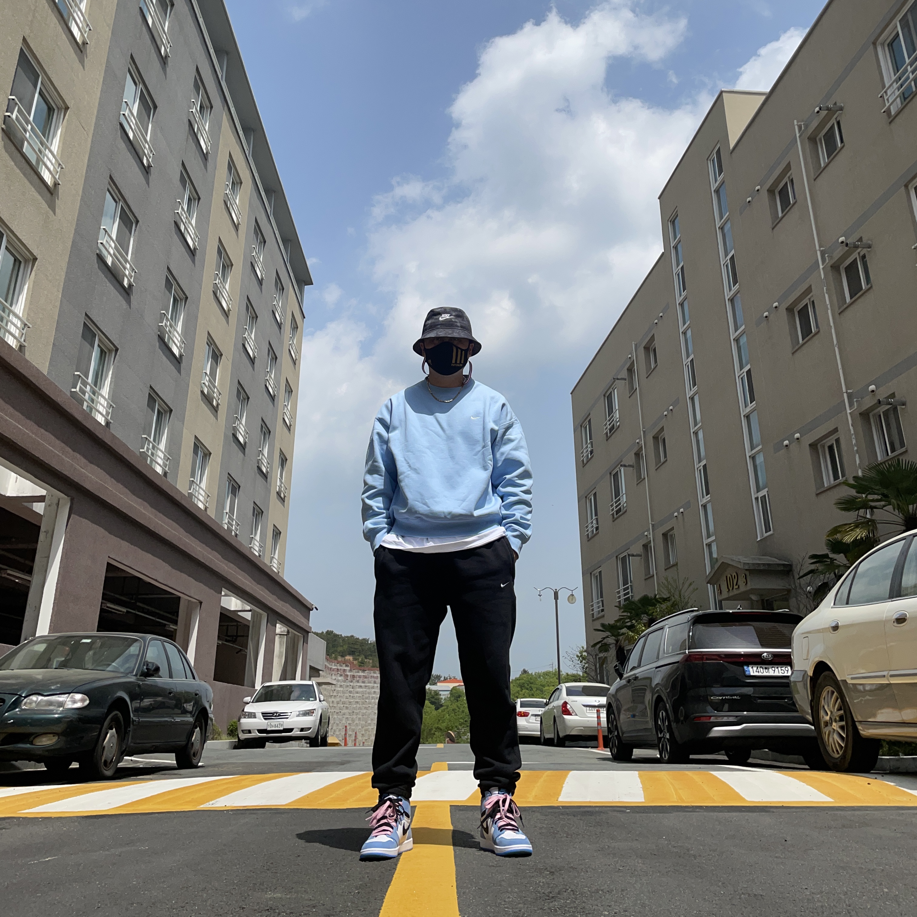 Nike NRG Solo Swoosh Crew Fleece Psychic Blue - Asia, Jordan 1 Retro High OG University Blue 착용 스타일 - 3