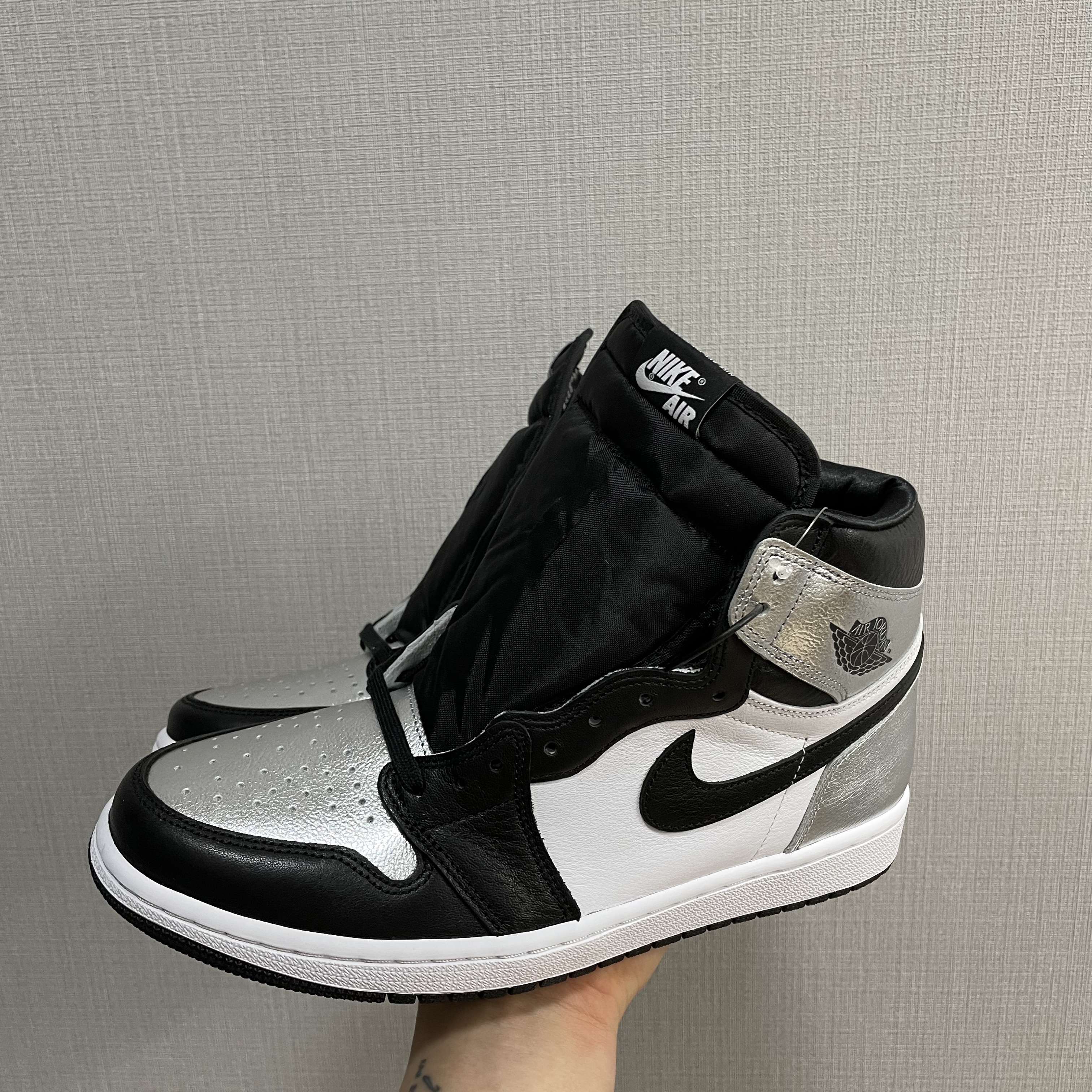 (W) Jordan 1 Retro High OG Silver Toe 착용 스타일