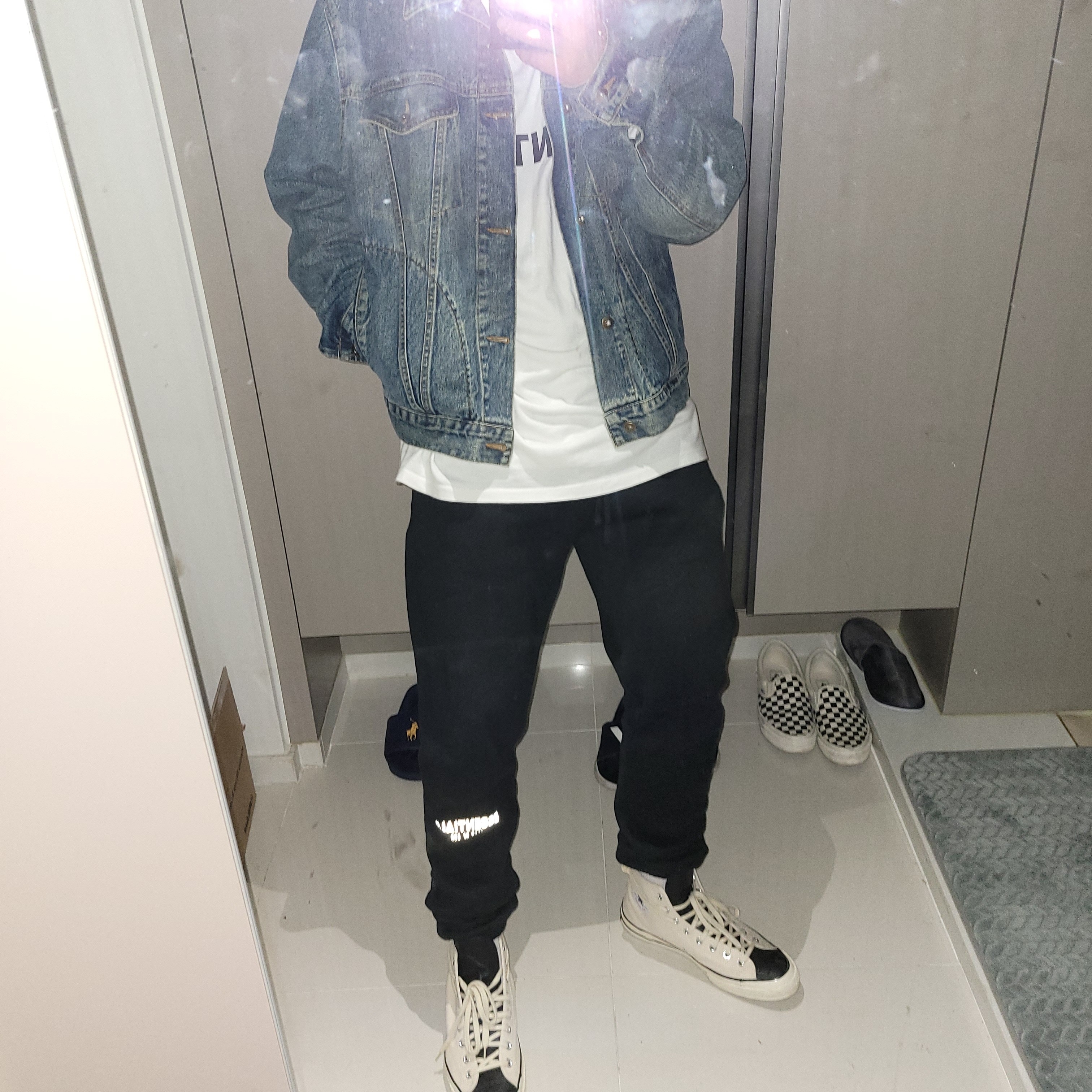 Essentials Sweatpants Dark Slate/Black 2020, Converse x Fear of God Essentials Chuck 70 Hi Natural 2020 착용 스타일