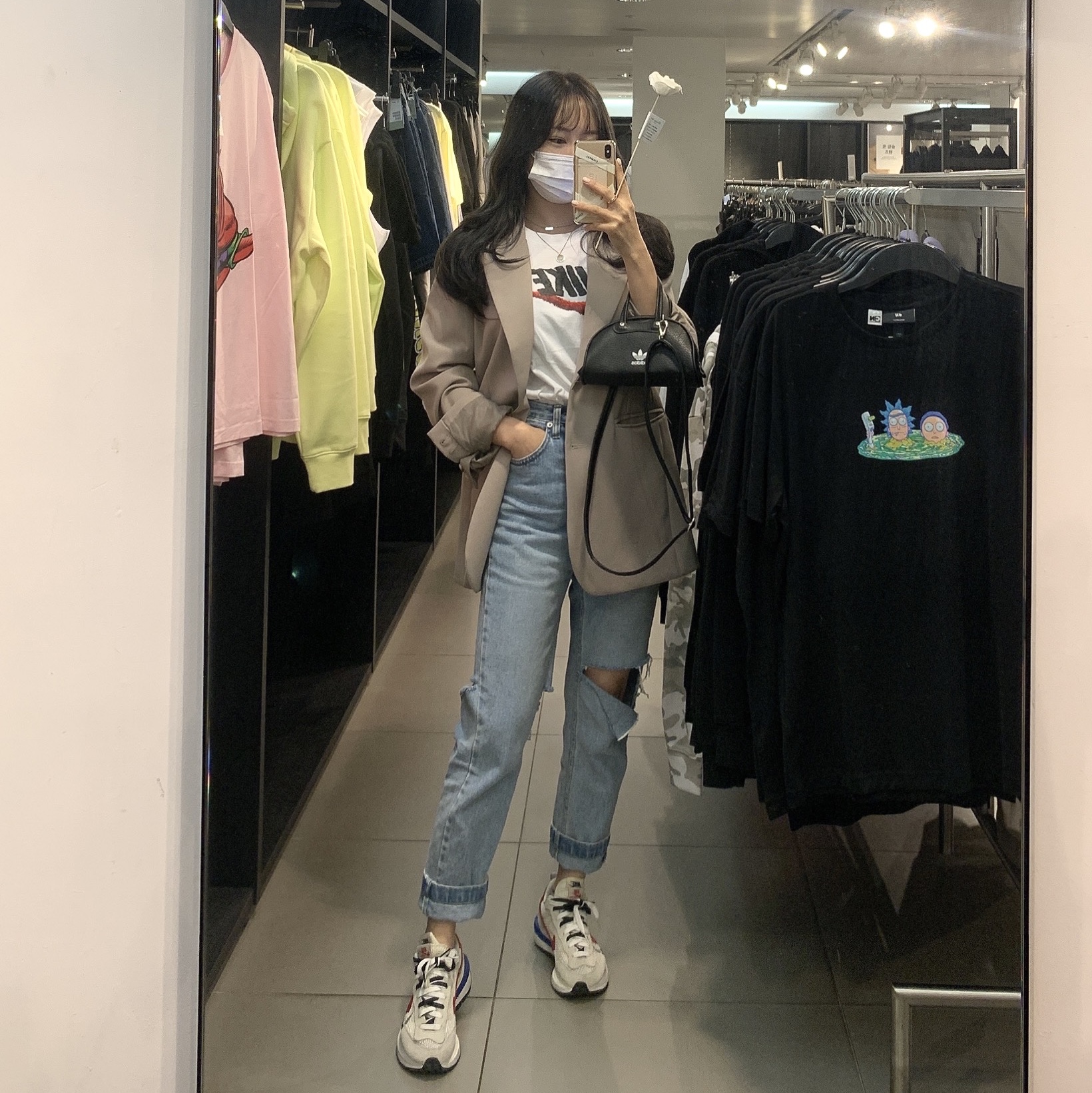 Nike x Sacai VaporWaffle Royal Fuchsia 착용 스타일