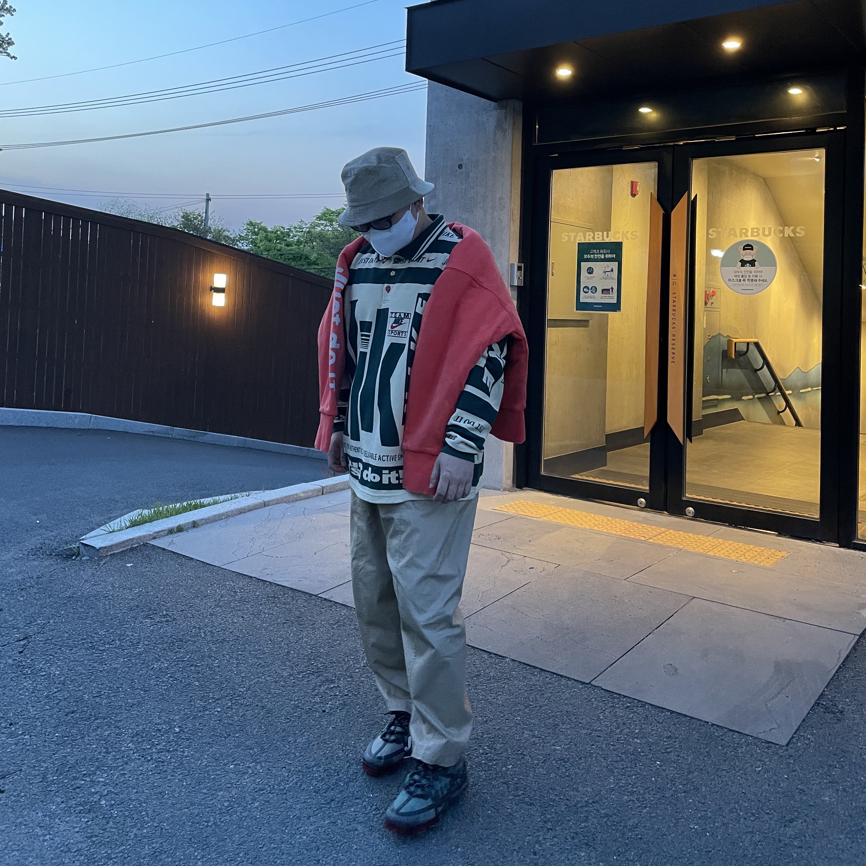 Nike x Cactus Plant Flea Market Long Sleeve Polo Natural - Asia, Nike x Cactus Plant Flea Market Shoebox Heavyweight Hooded Pullover Orange - US/EU 착용 스타일