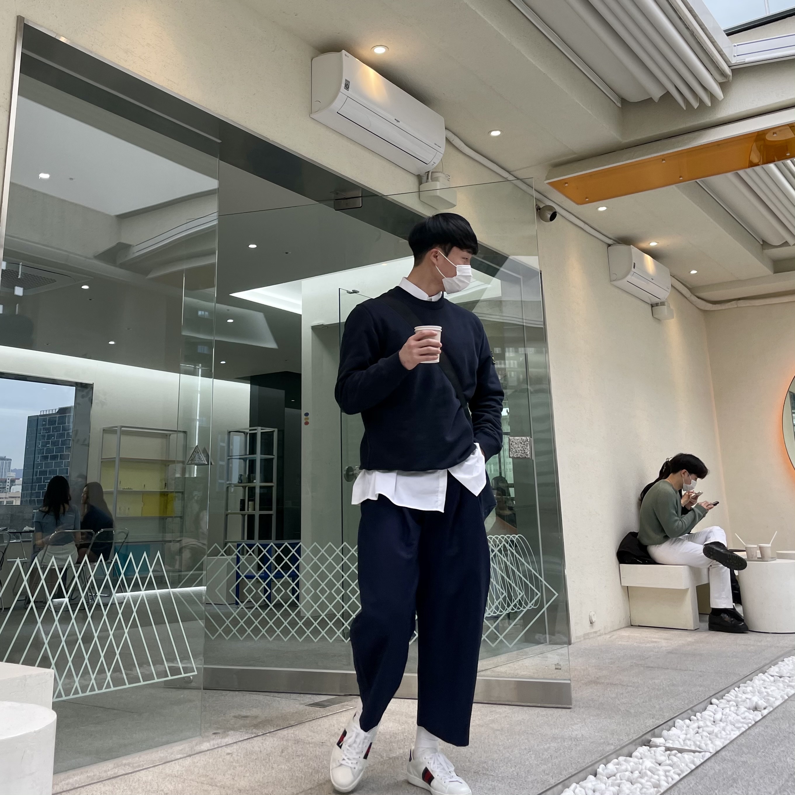 Gucci Ace Leather Sneakers White Blue, Stone Island 63051 Crewneck Sweatshirt Navy Blue - 21SS 착용 스타일 - 1