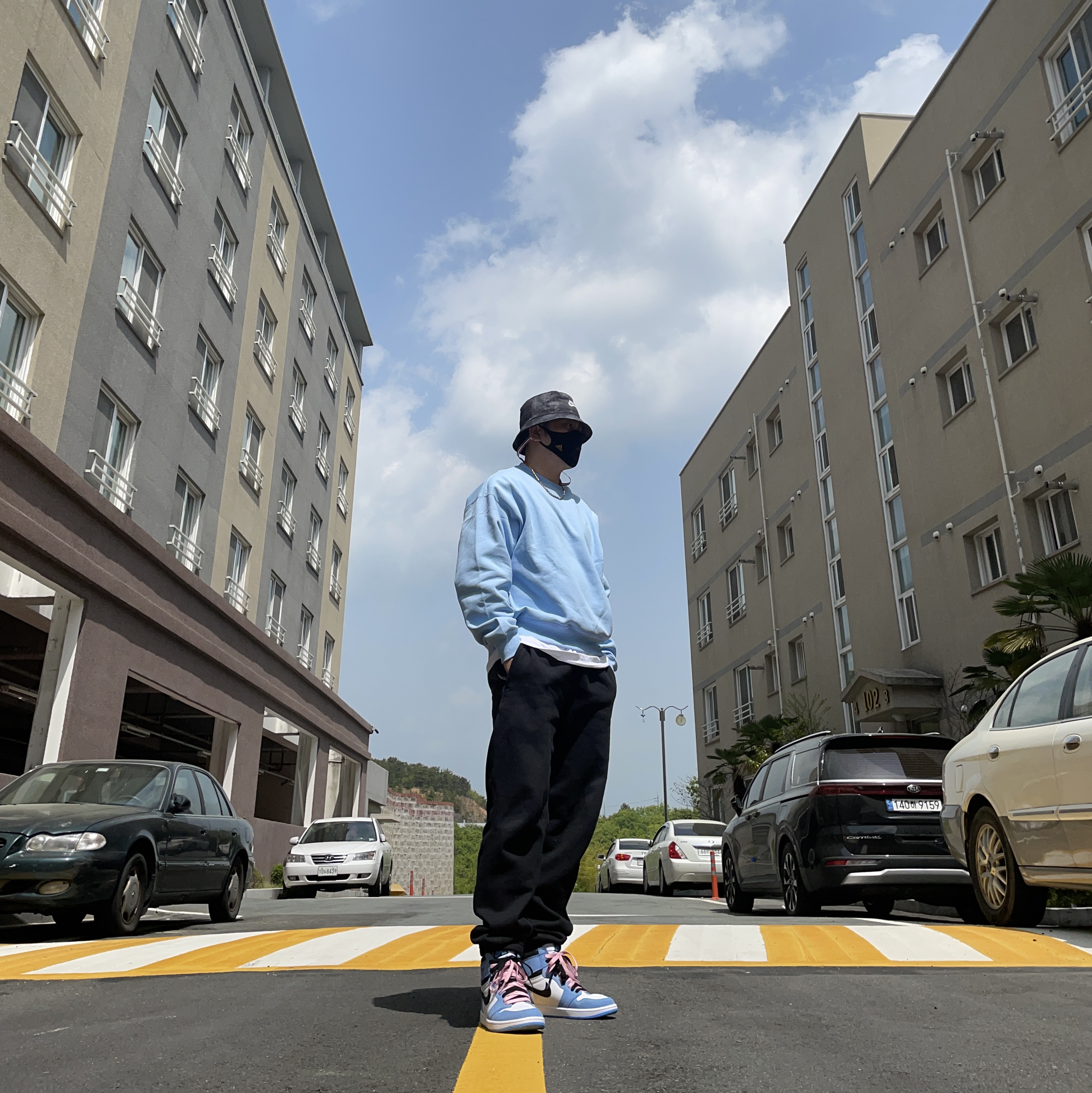 Nike NRG Solo Swoosh Crew Fleece Psychic Blue - Asia, Jordan 1 Retro High OG University Blue 착용 스타일 - 2