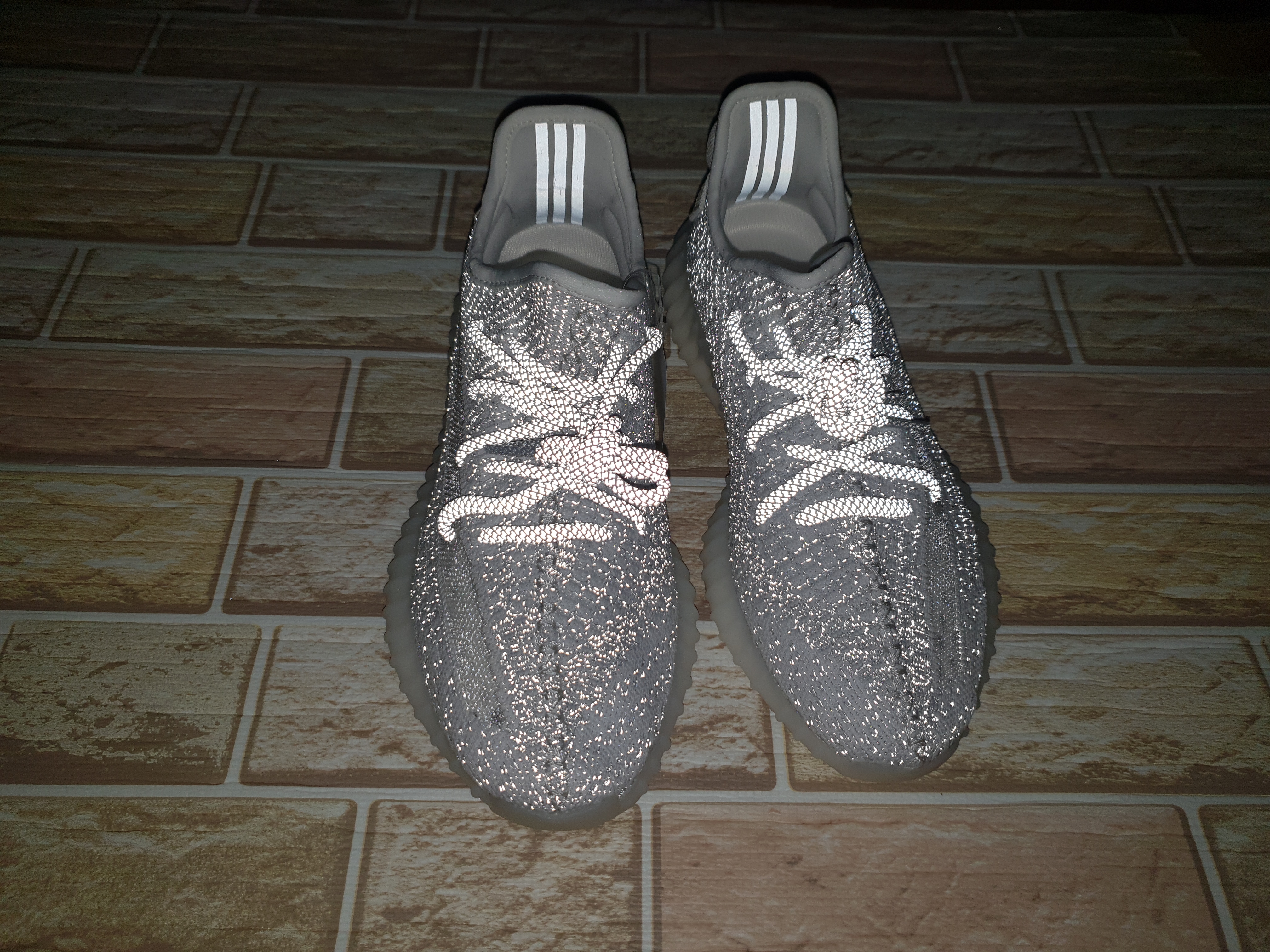 Adidas Yeezy Boost 350 V2 Static - Reflective 착용 스타일 - 2