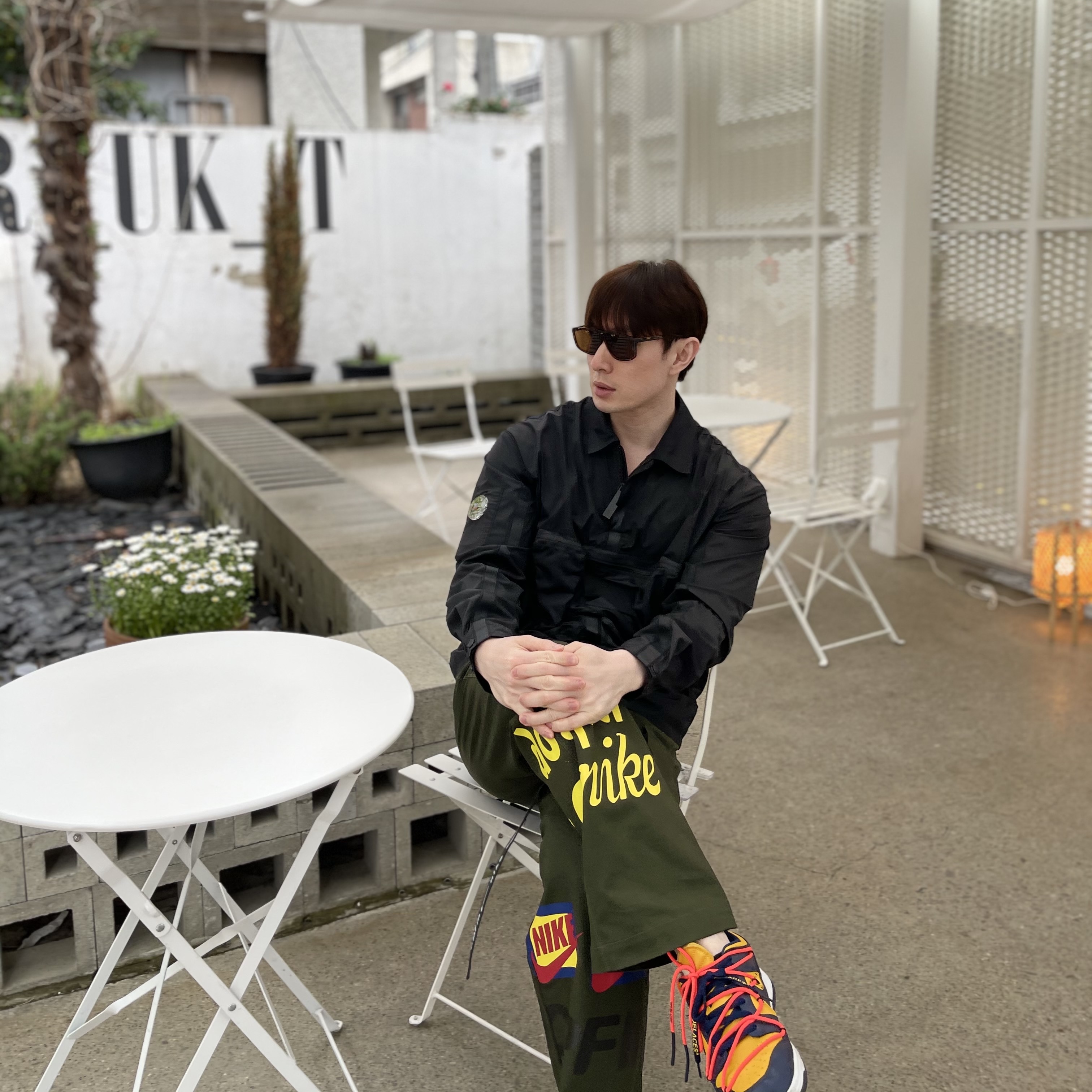 Nike x Off-White Dunk Low University Gold Midnight Navy, Nike x Cactus Plant Flea Market Track Pants Olive 착용 스타일