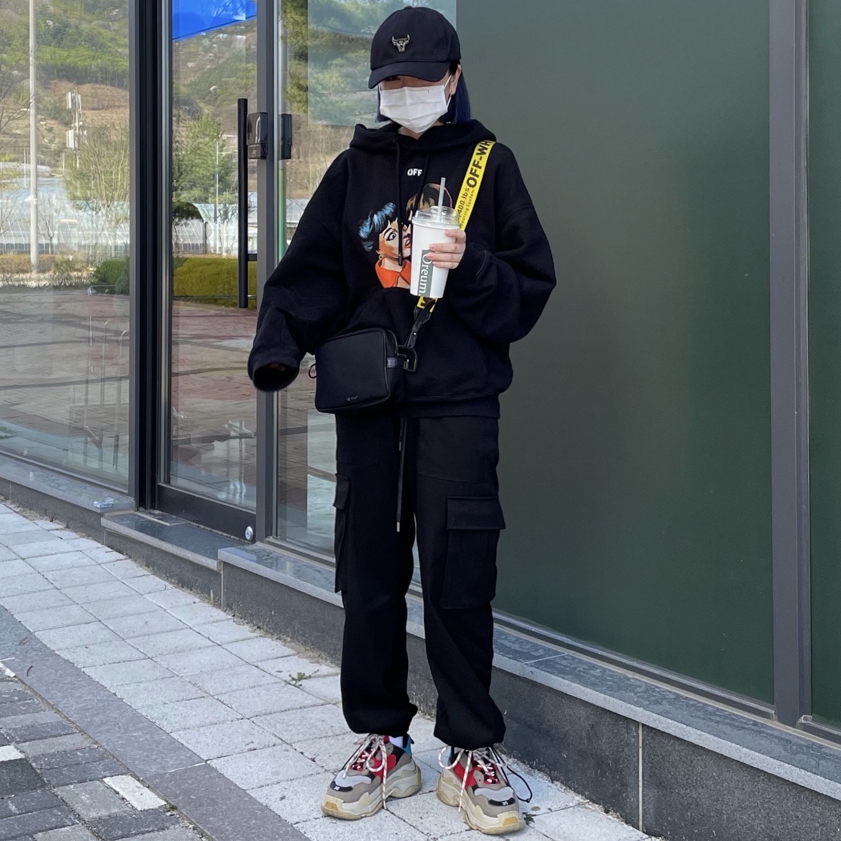 Balenciaga Triple S Grey Red Blue 2018 Reissue 착용 스타일