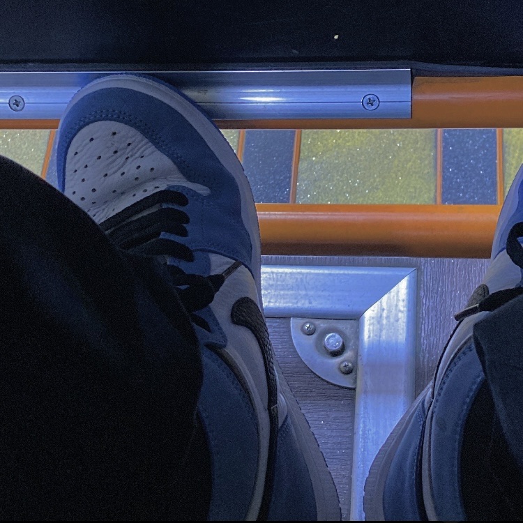 Jordan 1 Retro High OG University Blue 착용 스타일 - 2