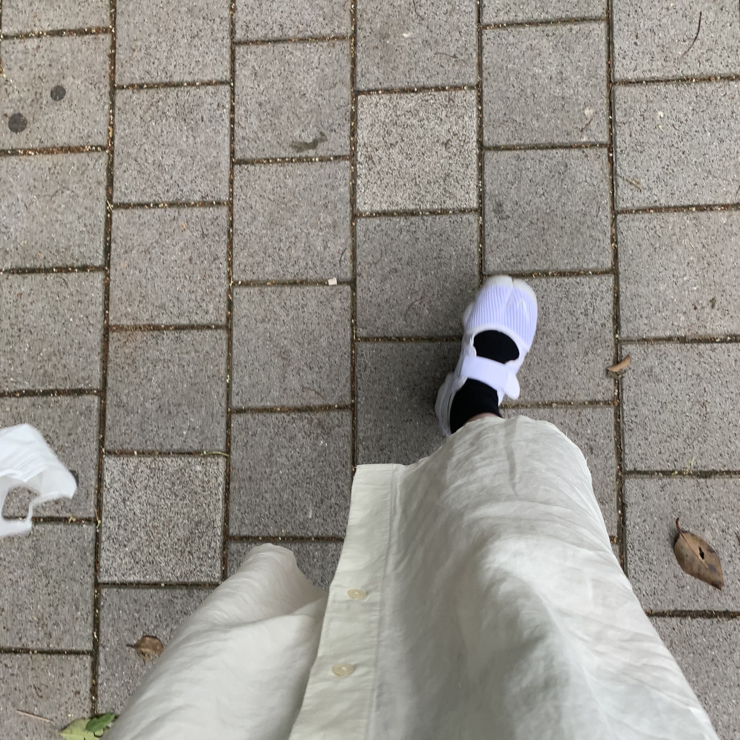 (W) Nike Air Rift Breathe White Pure Platinum 착용 스타일 - 1