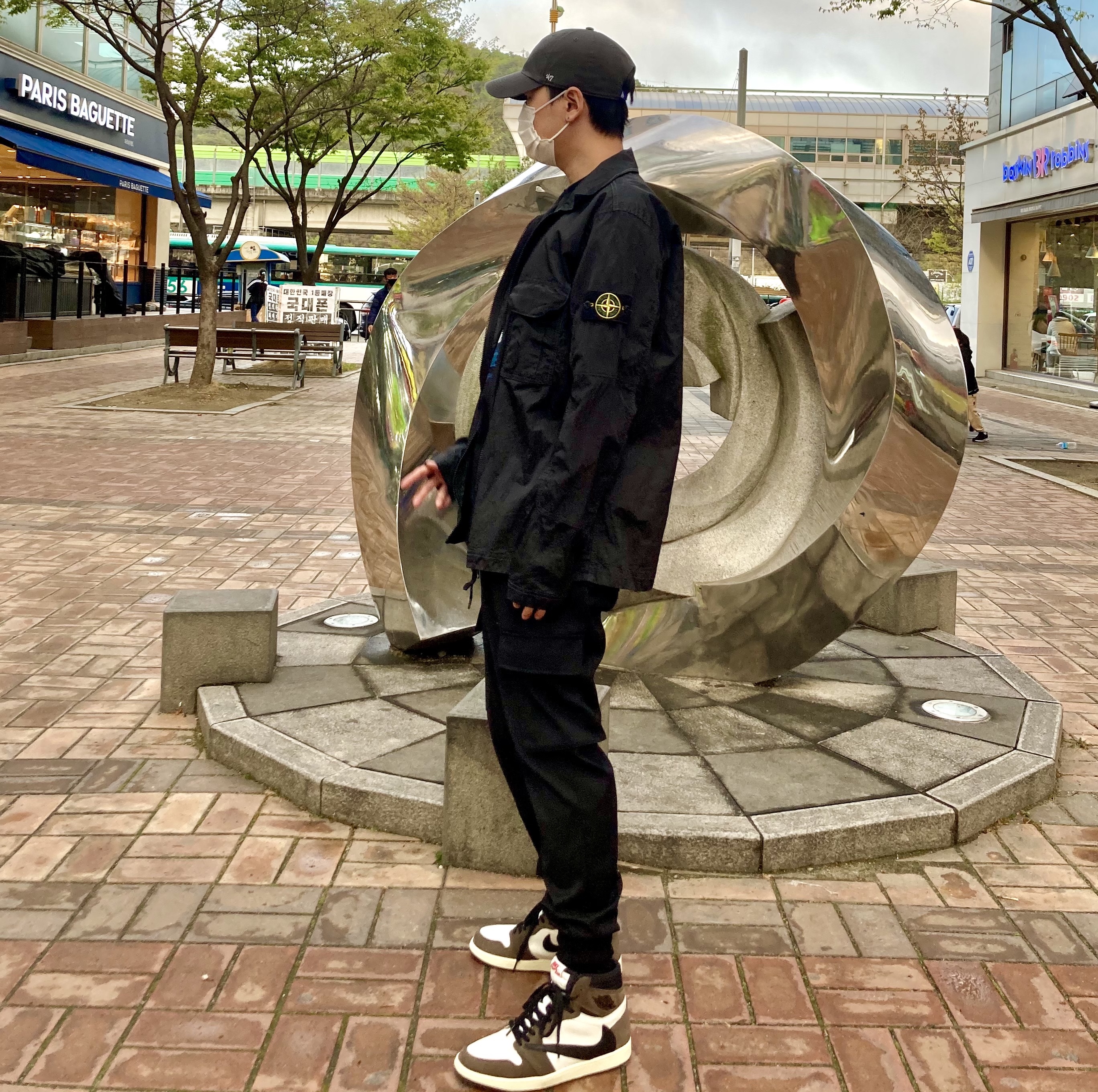 Jordan 1 x Travis Scott Retro High OG SP Mocha 착용 스타일