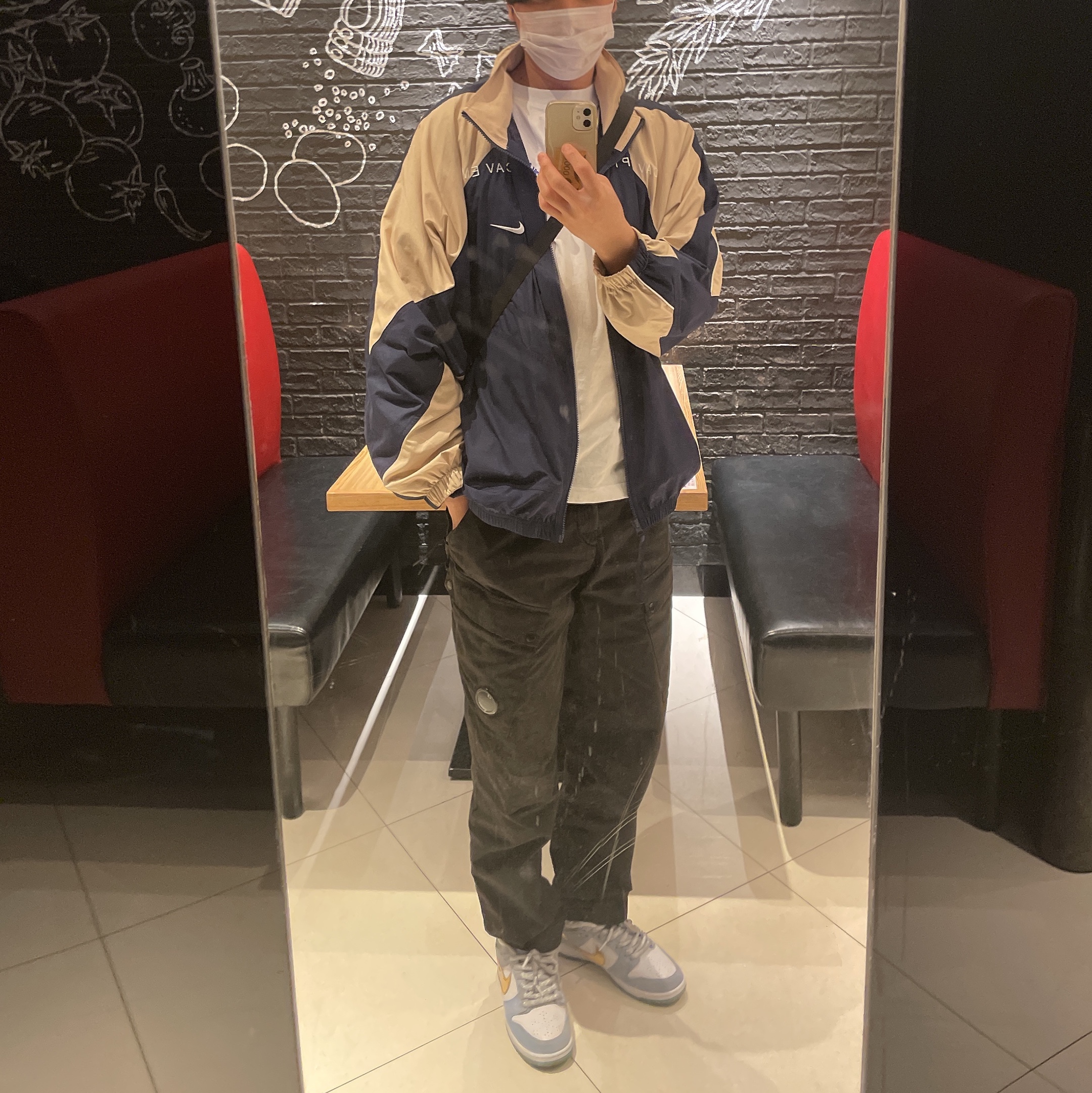 Nike x Cav Empt Track Jacket Navy, Nike x Sean Cliver SB Dunk Low Holiday Special 착용 스타일 - 1