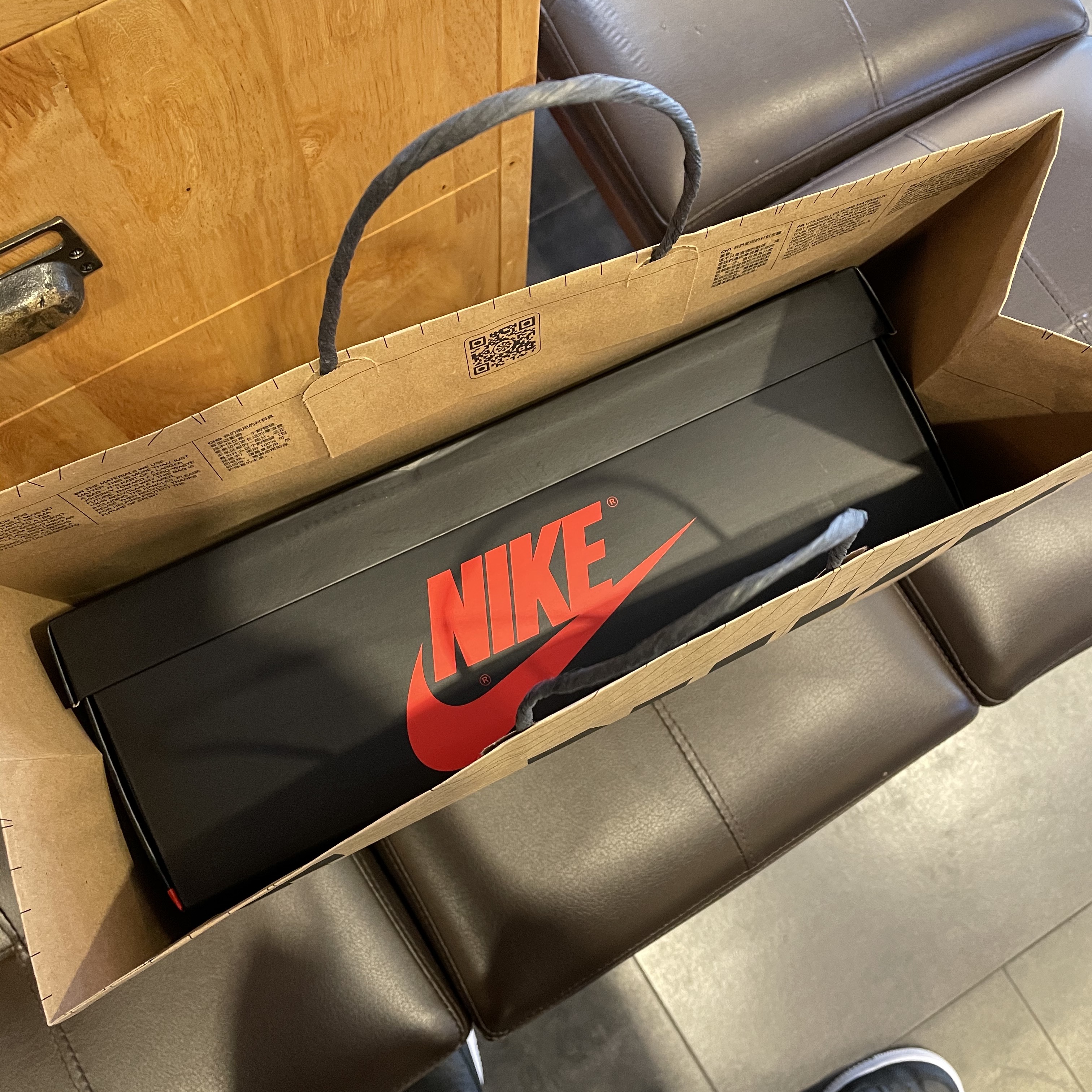 Jordan 1 Retro High OG Hyper Royal 착용 스타일 - 2