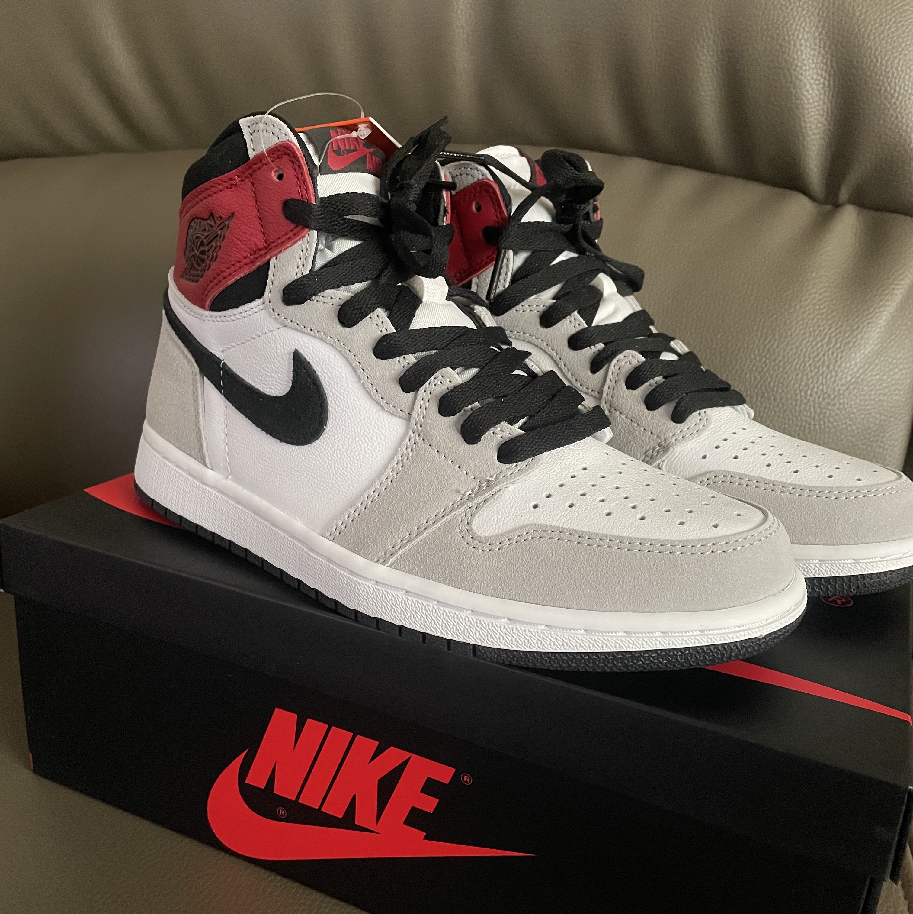 Jordan 1 Retro High OG Light Smoke Grey 착용 스타일