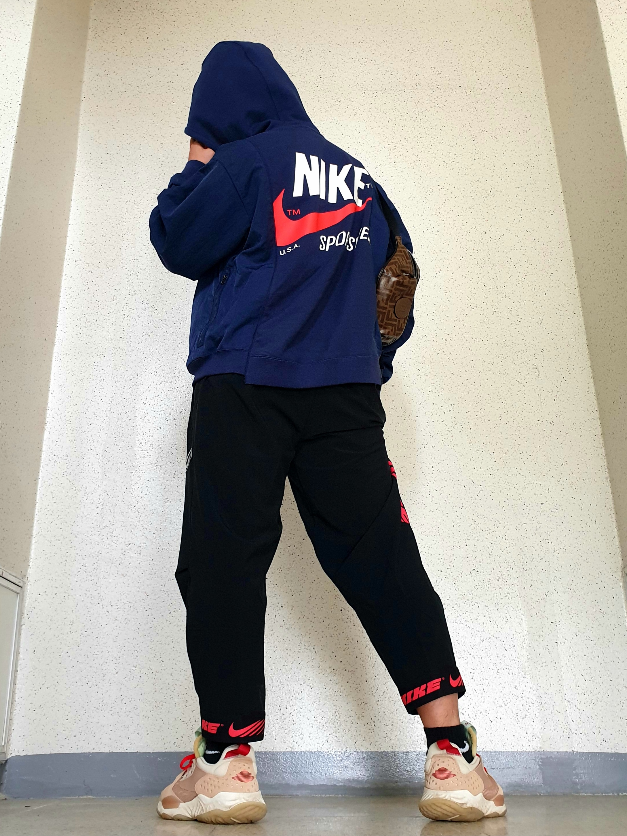 Jordan Delta SP Vachetta Tan, Nike NSW Hoodie BRS Midnight Navy 착용 스타일